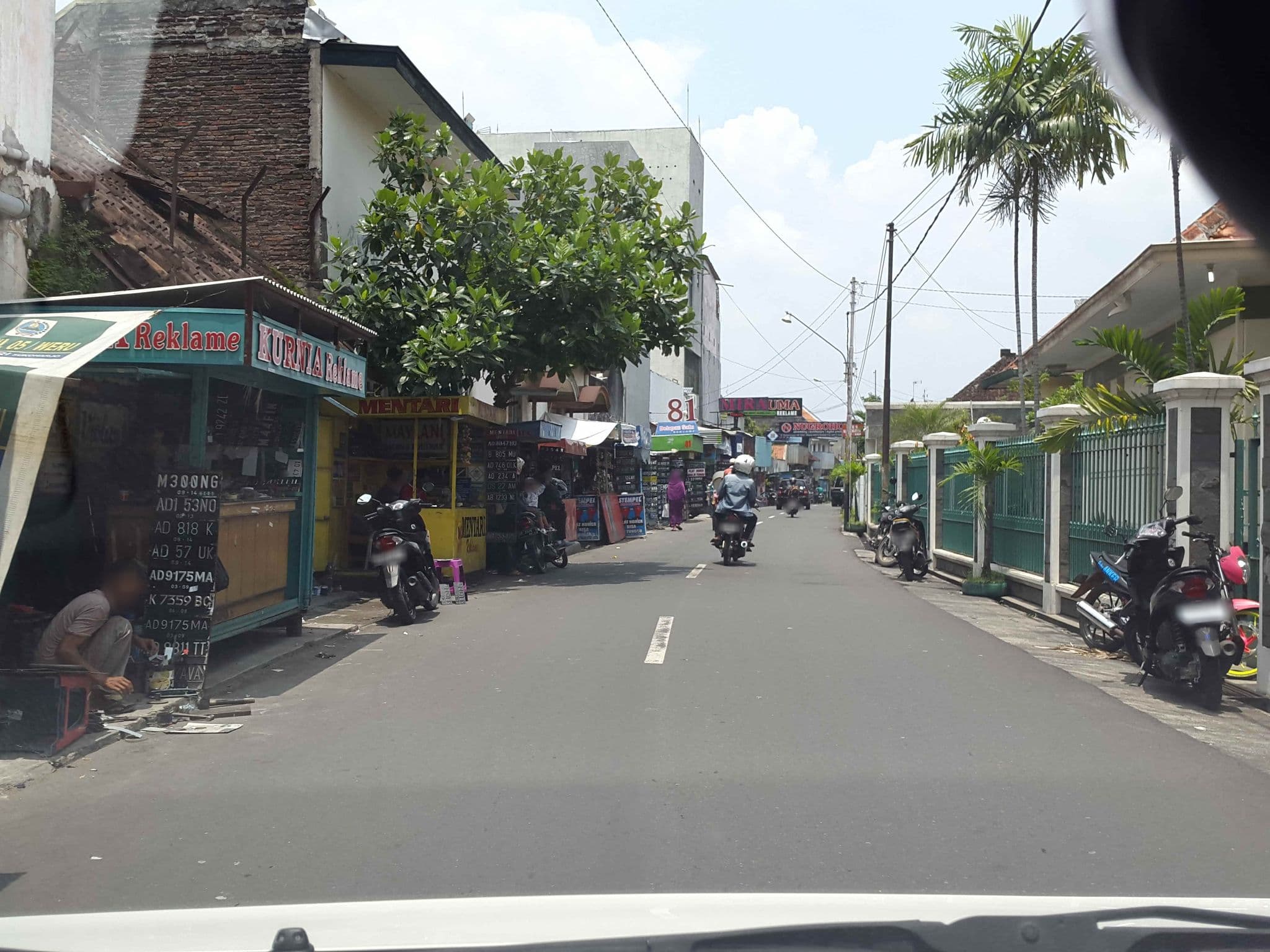 Street view near Sa Rila hotel, Surakarta — © roadroid (CC BY-SA · Mapillary)