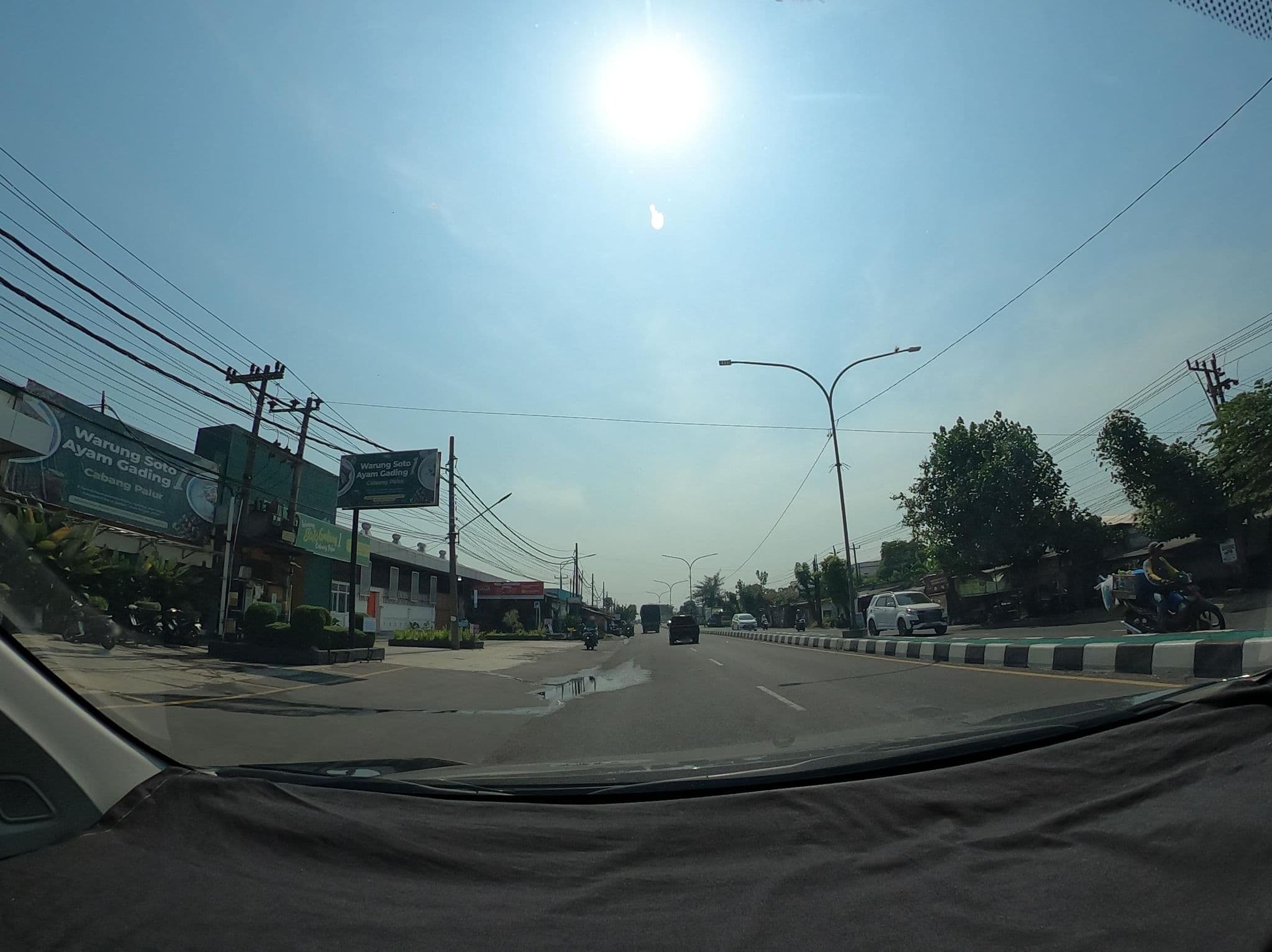 Street view near Ibis Style Hotel Colors Resto, Jaten — © Kaart_Local (CC BY-SA · Mapillary)