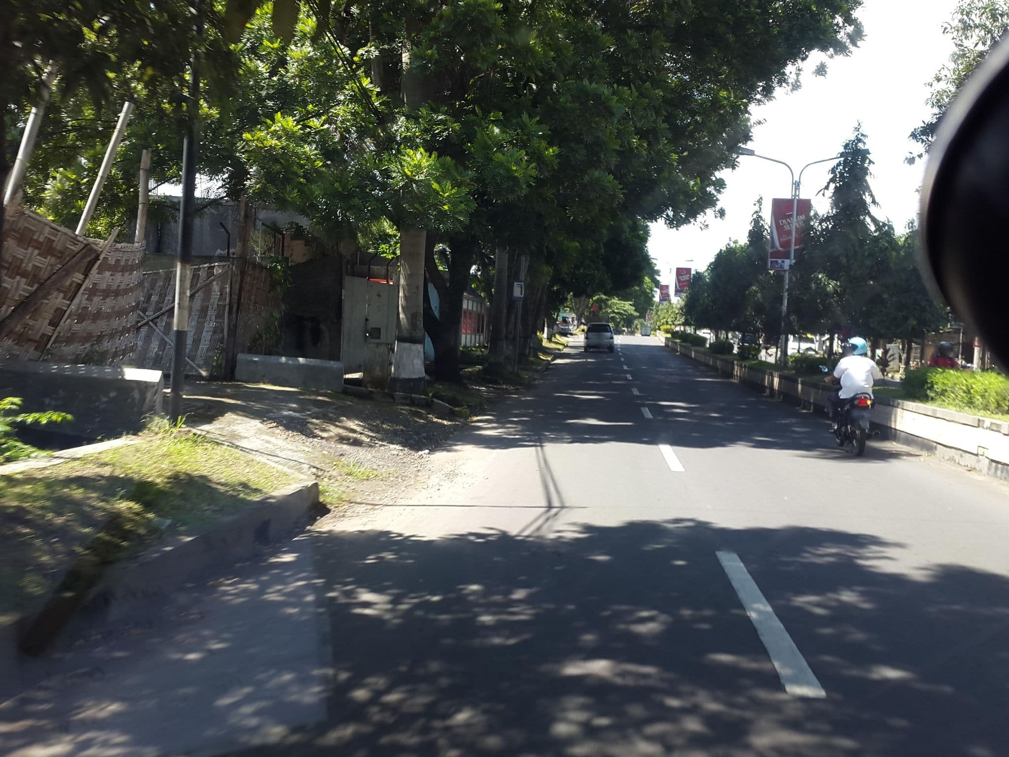 Street view near Hotel Bukit Bintang, Madiun — © roadroid (CC BY-SA · Mapillary)