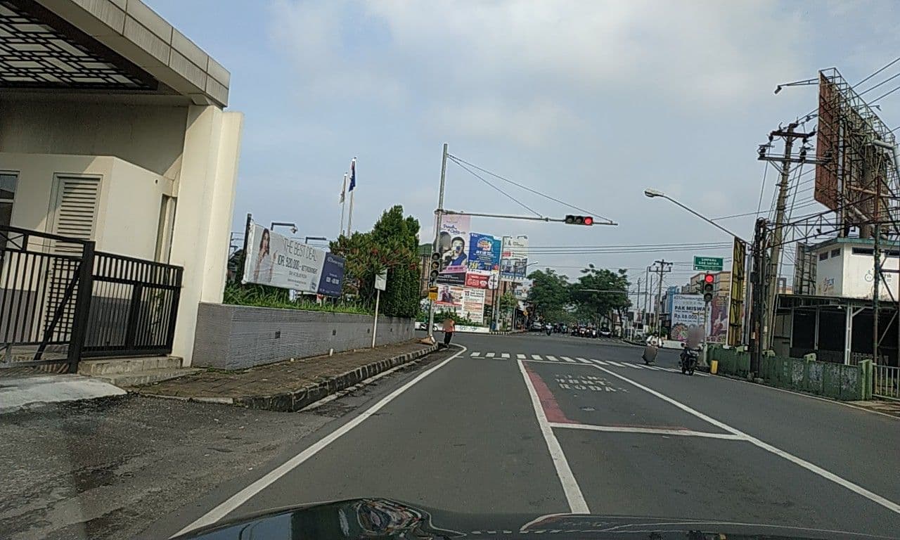 Street view near Swimming Pool, Purwokerto — © riyadiwibowo (CC BY-SA · Mapillary)