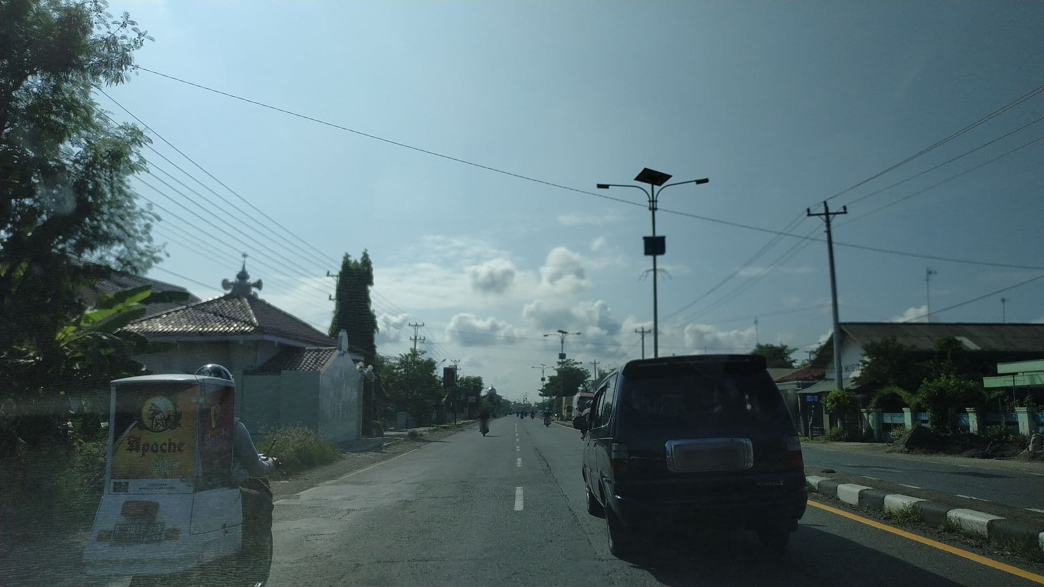 Street view near Hotel Pandangaran, Comal — © zainabr (CC BY-SA · Mapillary)