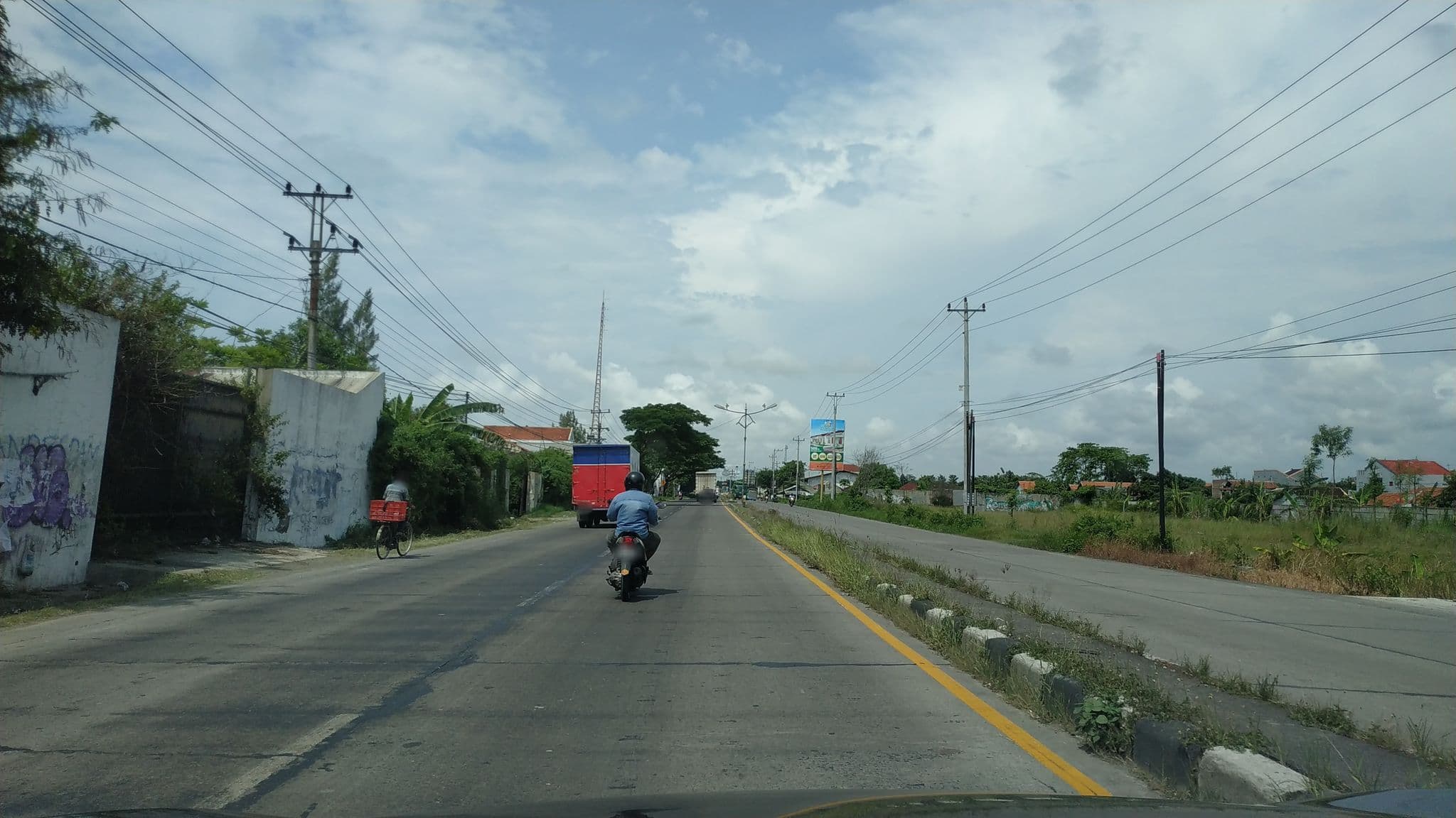Street view near Hotel marlin pekalongan, Tegal — © akrimullag (CC BY-SA · Mapillary)