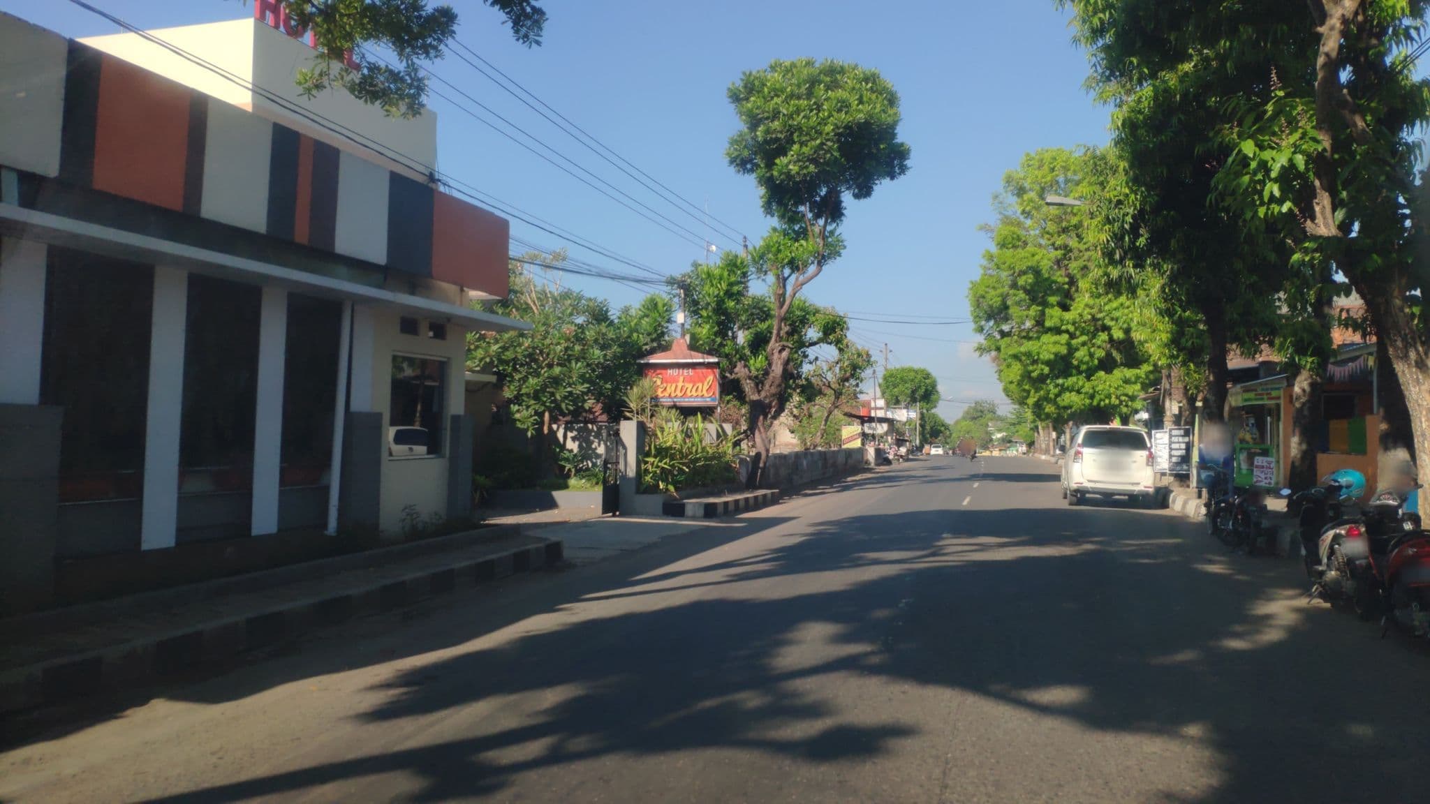 Street view near Hotel Central, Wonosobo — © roadroid (CC BY-SA · Mapillary)