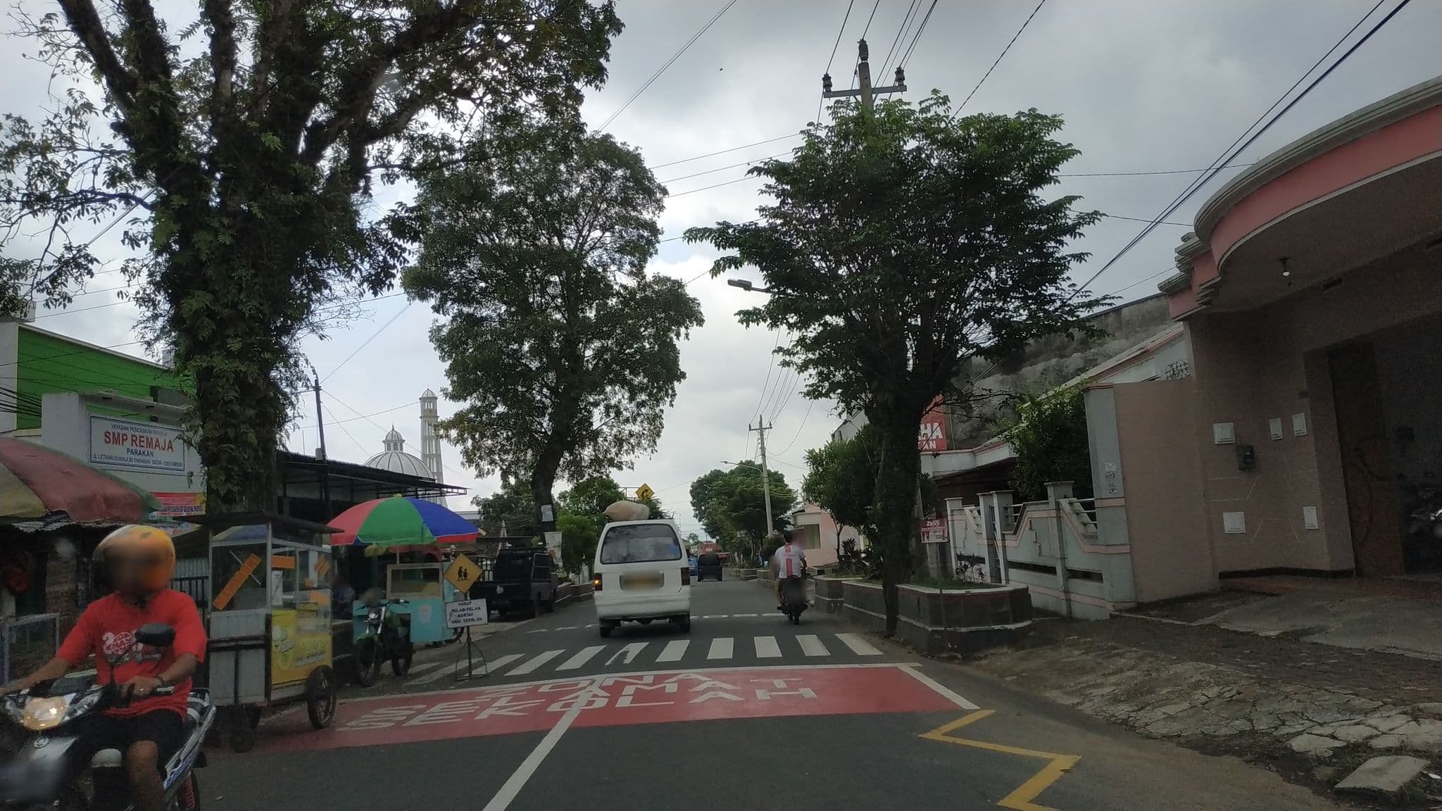 Street view near Parakan Homestay, Wonosobo — © akrimullag (CC BY-SA · Mapillary)
