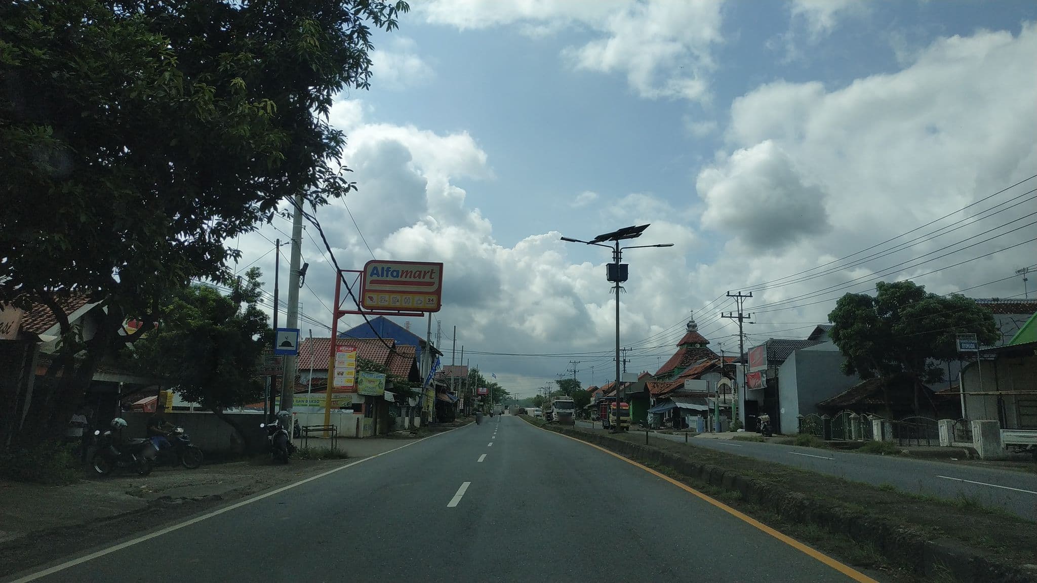 Street view near Sol elite marbella, anyer beach hotel,banten, Pekalongan — © zainabr (CC BY-SA · Mapillary)