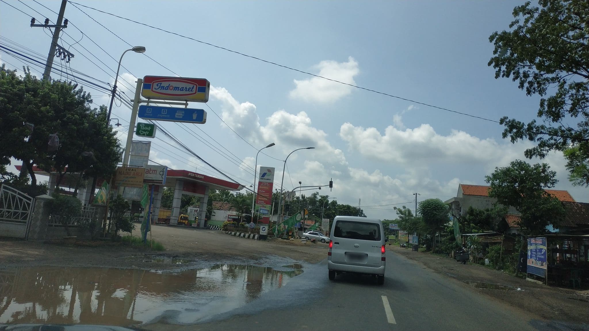 Street view near hotel, Weleri — © zainabr (CC BY-SA · Mapillary)
