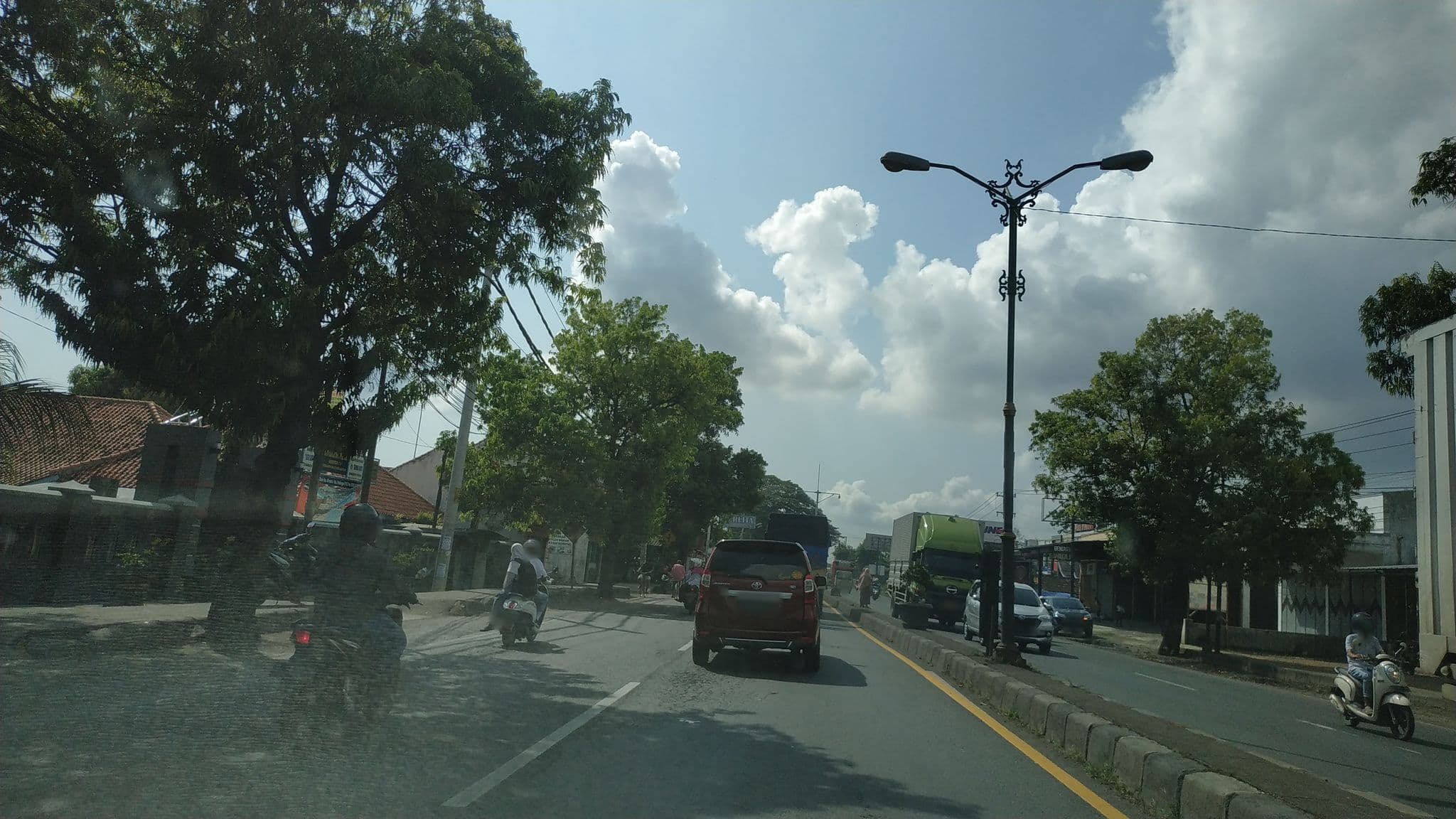 Street view near Grand Dian Hotel Pekalongan, Wiradesa — © zainabr (CC BY-SA · Mapillary)