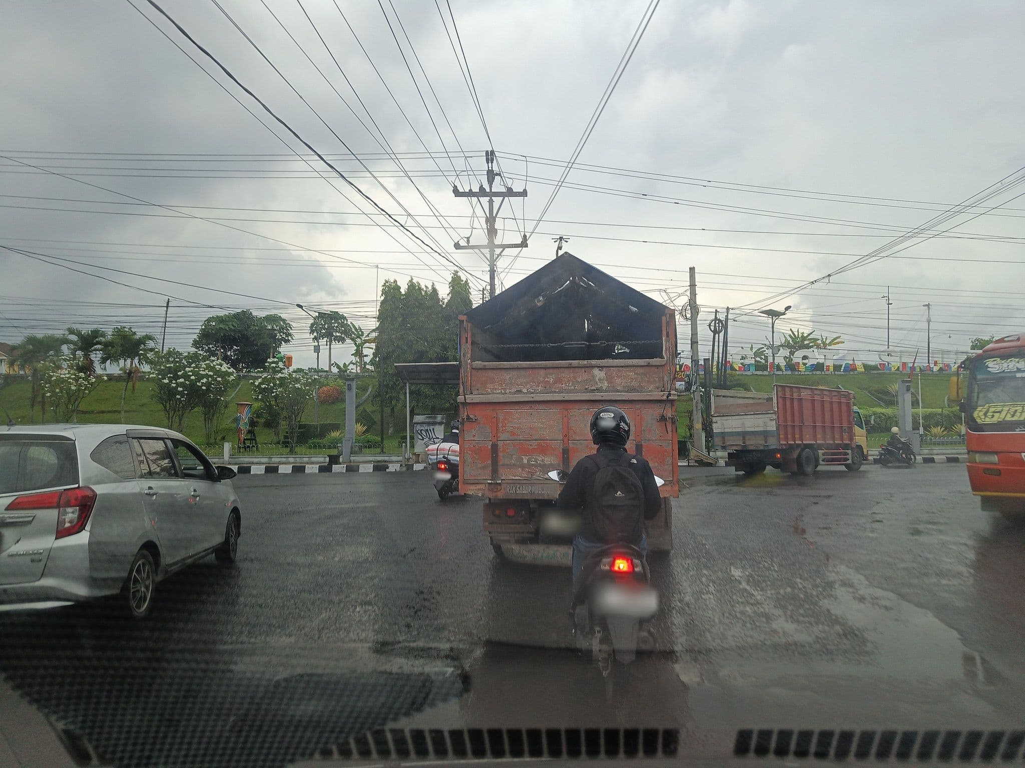 Street view near Catur Hotel, Magelang — © hen0ch (CC BY-SA · Mapillary)