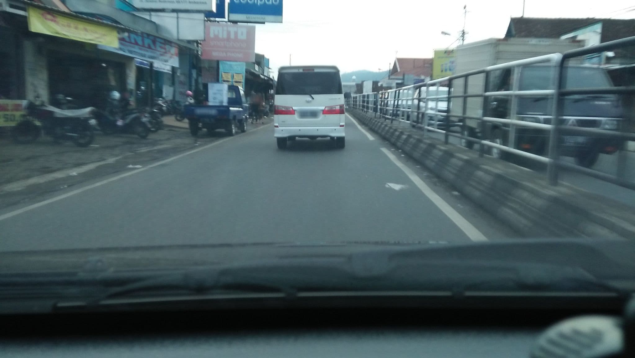 Street view near Hotel bintang 6 pradetalesta, Ambarawa — © hestiningsih (CC BY-SA · Mapillary)