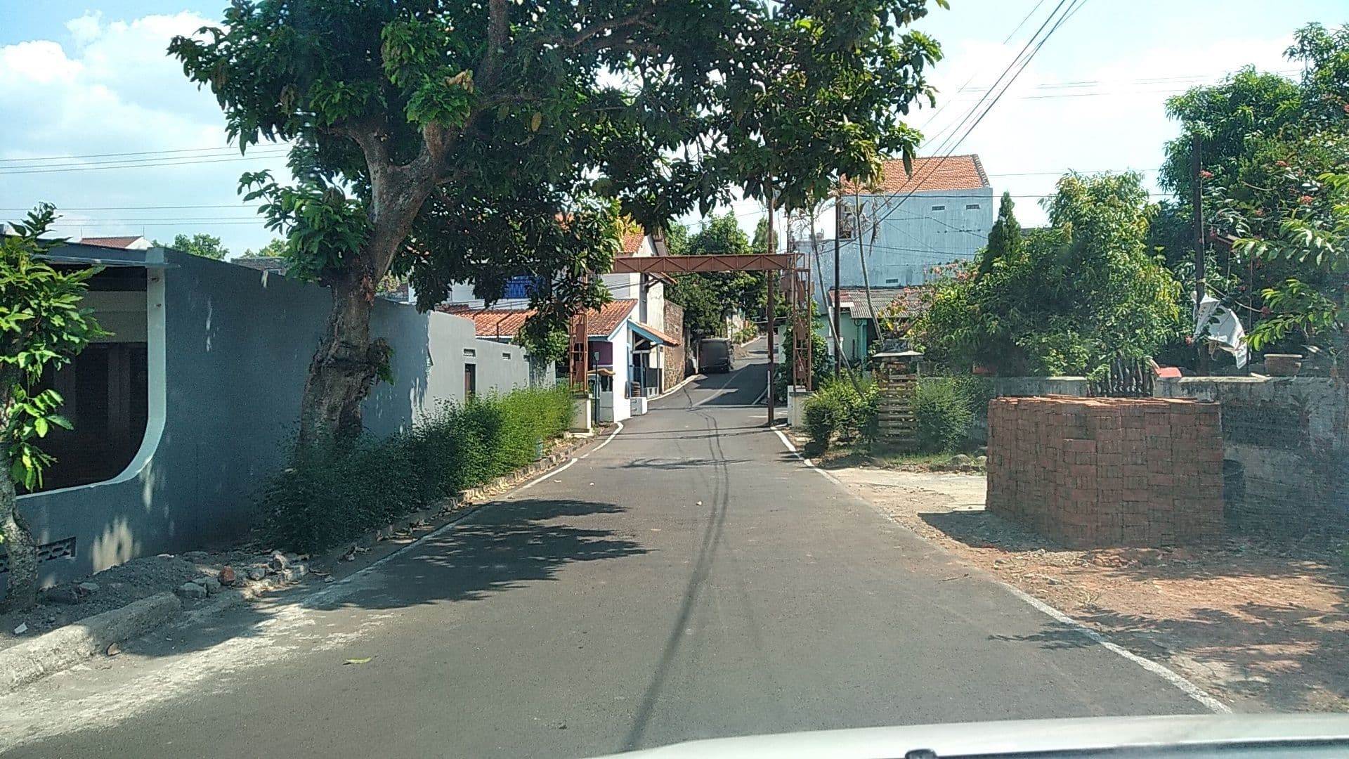Street view near Reddoorz Syariah Banyumanik, Ungaran — © roadroid (CC BY-SA · Mapillary)