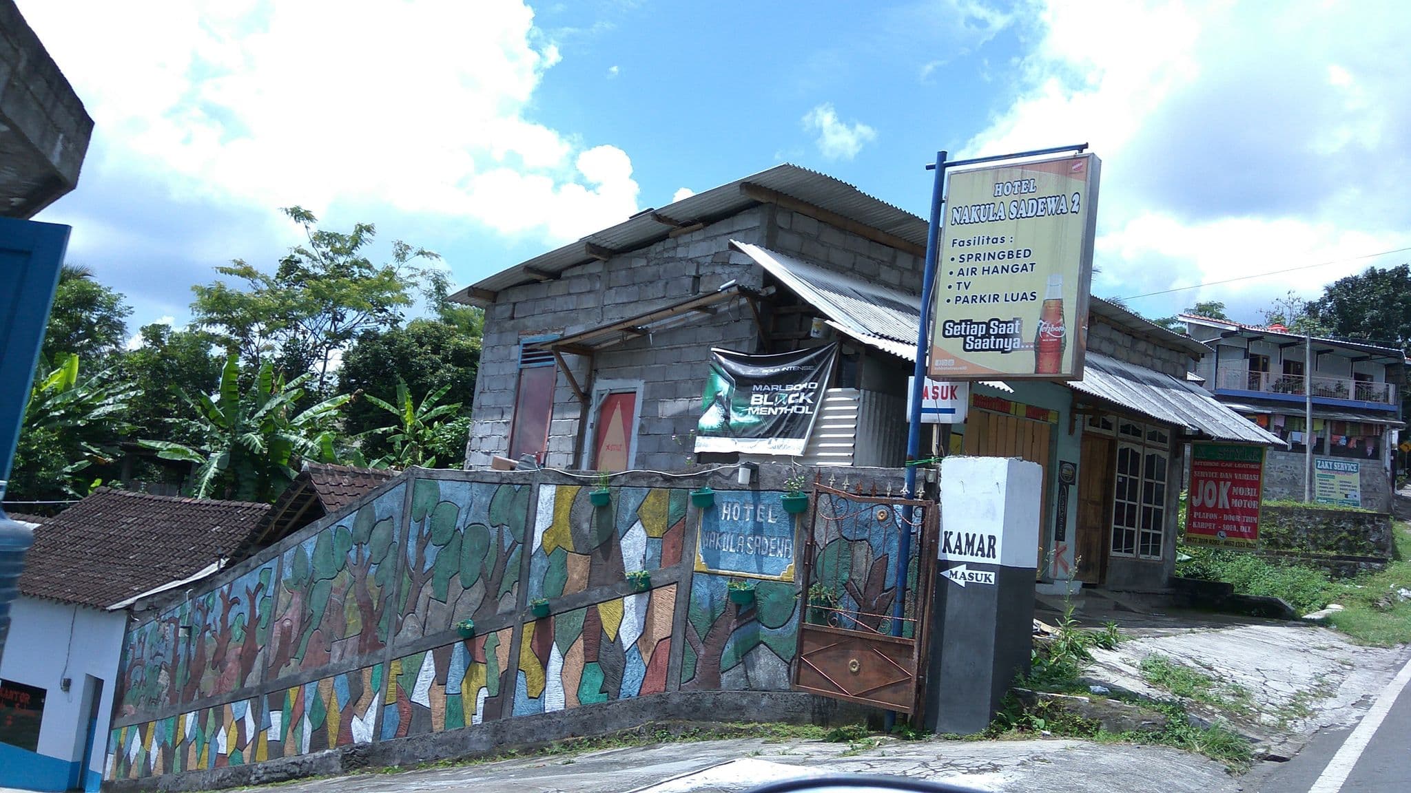 Street view near Hotel Nakula Sadewa 2 Bandungan, Ungaran — © arizalkawamuna (CC BY-SA · Mapillary)