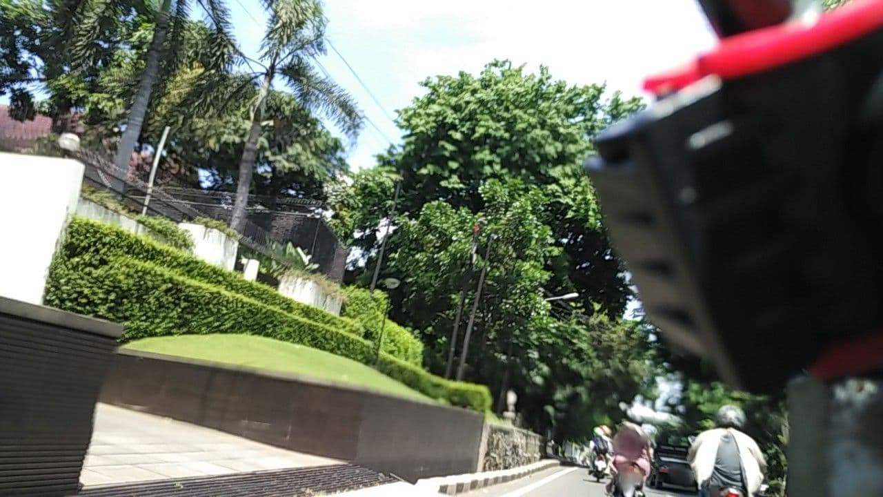 Street view near Hotel Elyzabeth Semarang, Semarang — © medika (CC BY-SA · Mapillary)