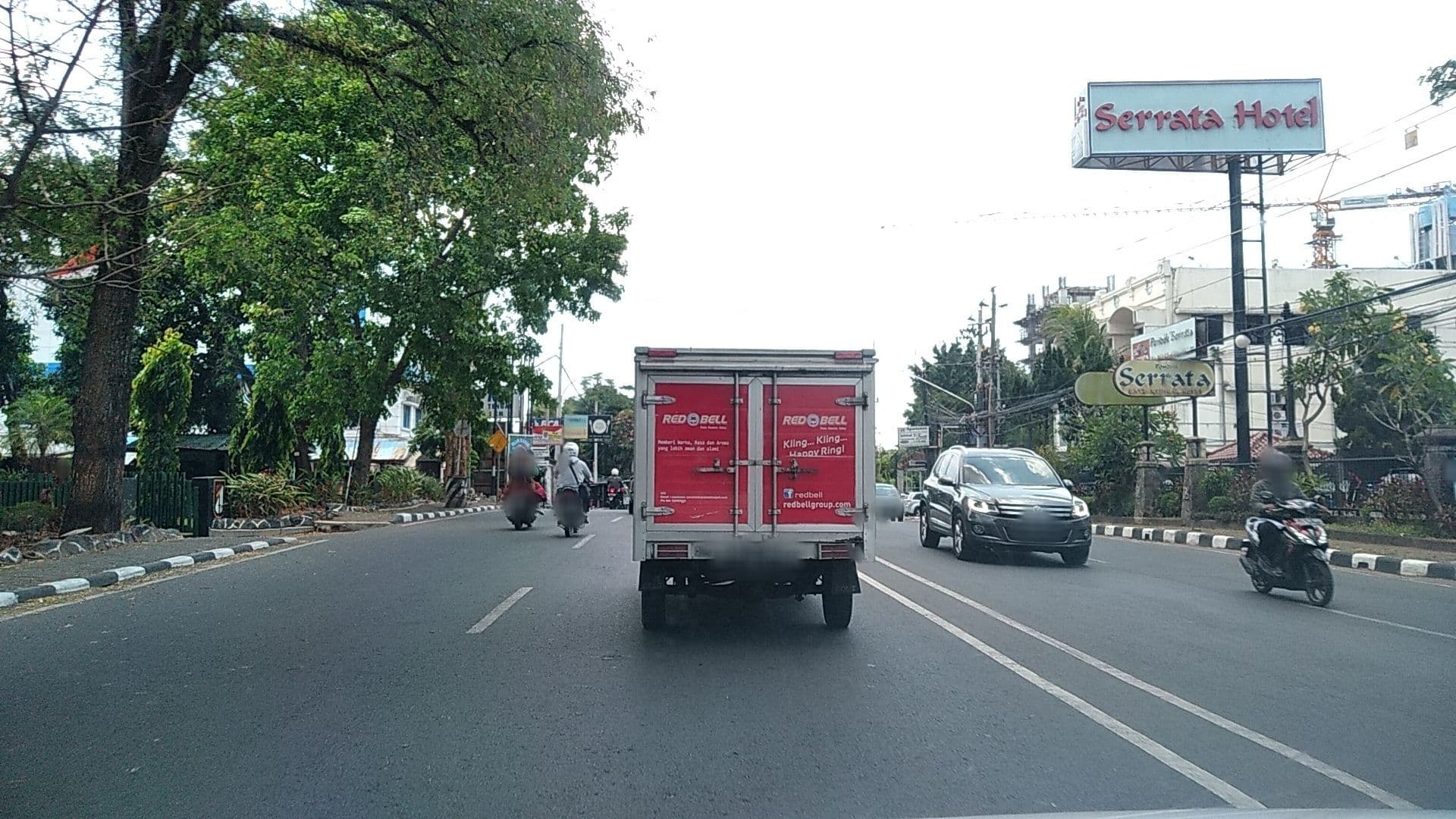 Street view near Hotel Serrata, Semarang — © roadroid (CC BY-SA · Mapillary)