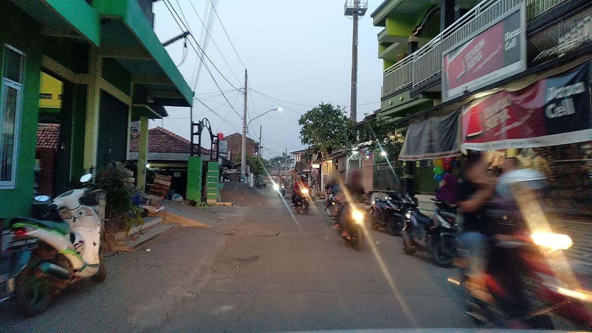Street view near Kost Bu Rodhiyati Karanganyar, Semarang — © roadroid (CC BY-SA · Mapillary)