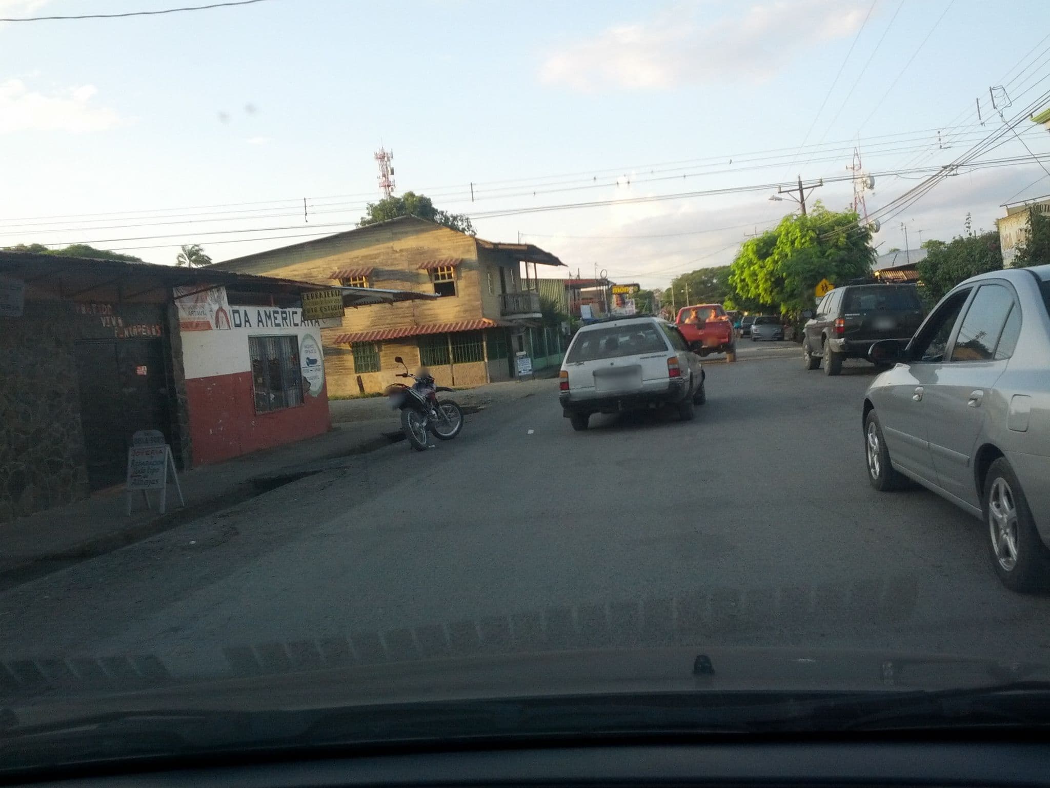 Street view near Cabinas Oro Verde, Golfito — © elotrojames (CC BY-SA · Mapillary)