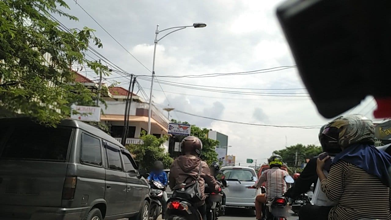 Street view near Ciputra/swiss-belhotel semarang, Semarang — © medika (CC BY-SA · Mapillary)