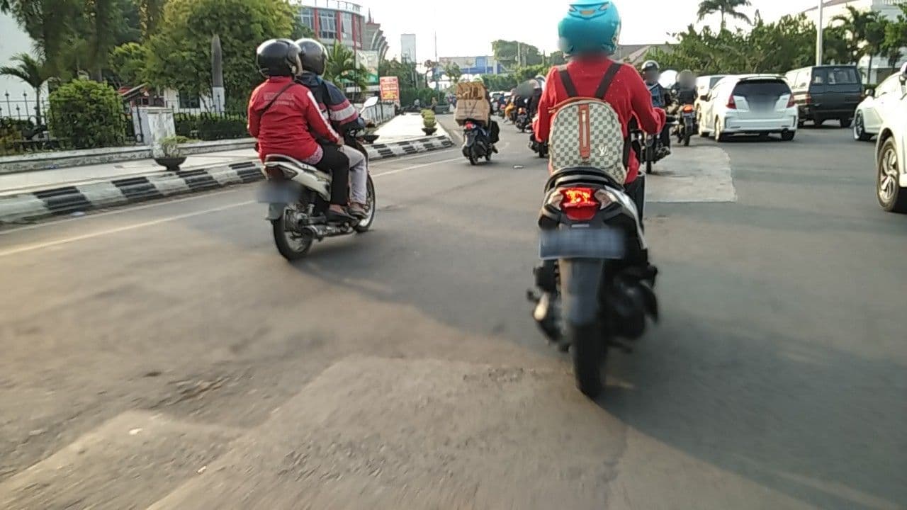 Street view near HOTEL BANJARMASIN INTERNATIONAL, Semarang — © medika (CC BY-SA · Mapillary)