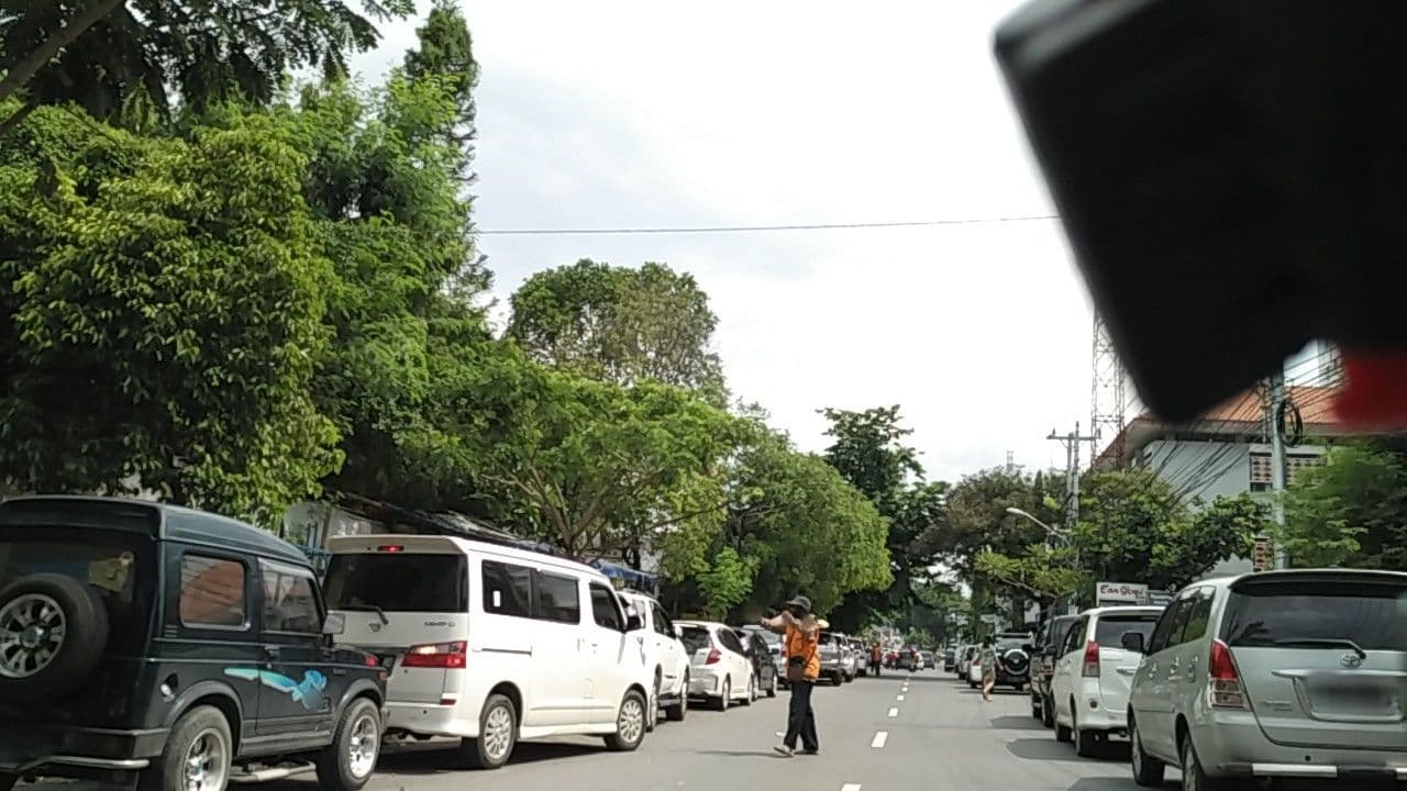 Street view near #221 Hotel Olympic Semarang, Semarang — © medika (CC BY-SA · Mapillary)
