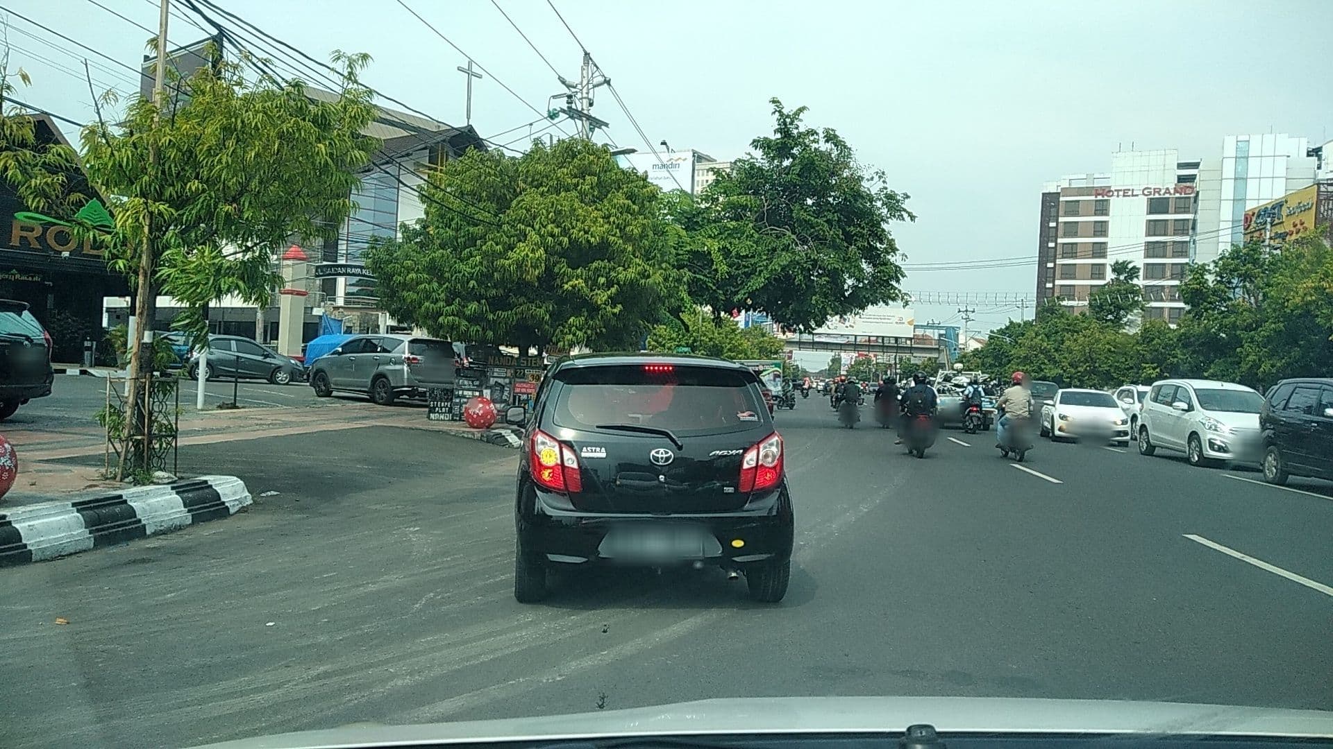 Street view near Front Desk Novotel HoteL, Semarang — © roadroid (CC BY-SA · Mapillary)