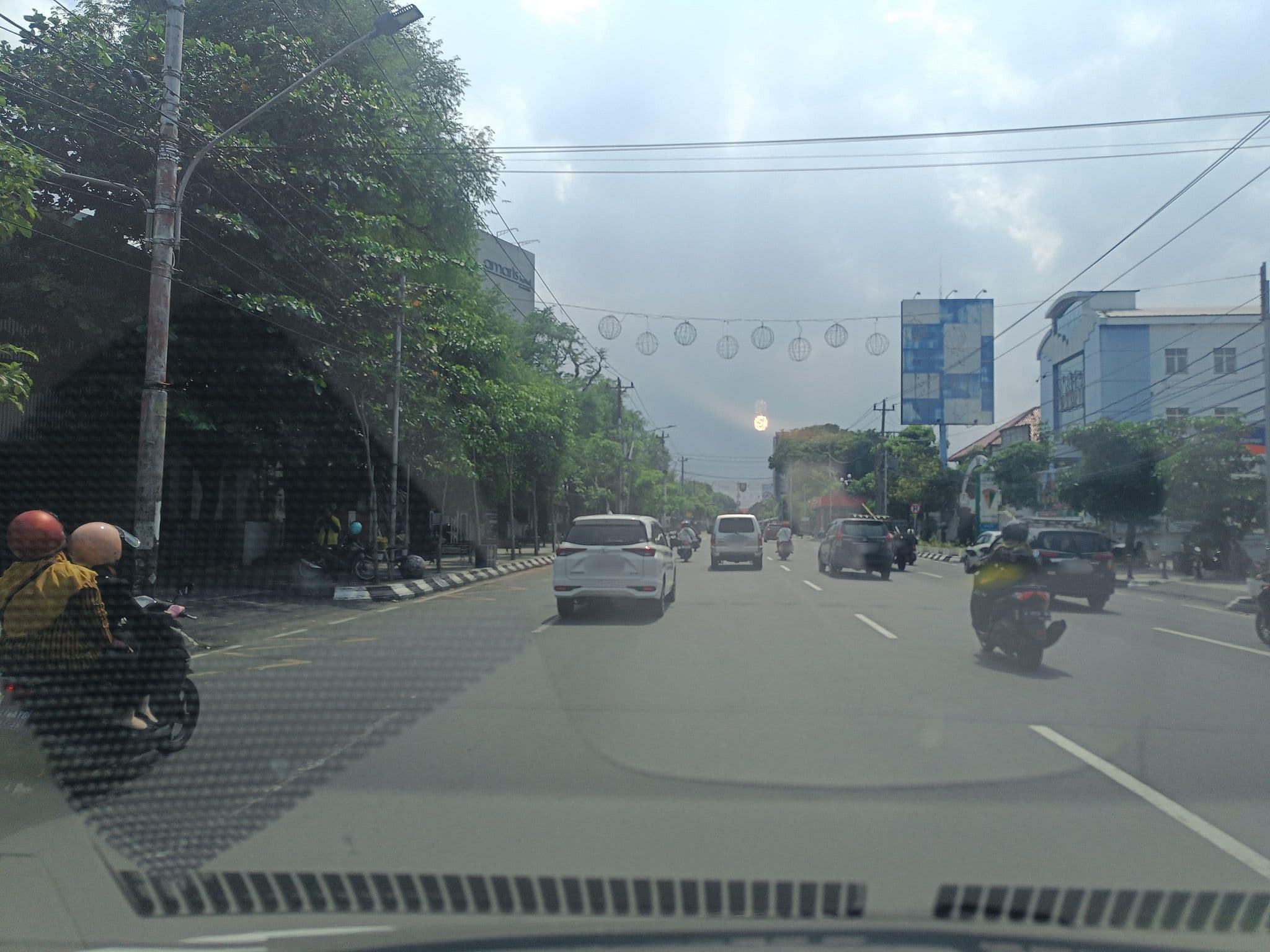Street view near hotel merbabu, semarang, Semarang — © hen0ch (CC BY-SA · Mapillary)