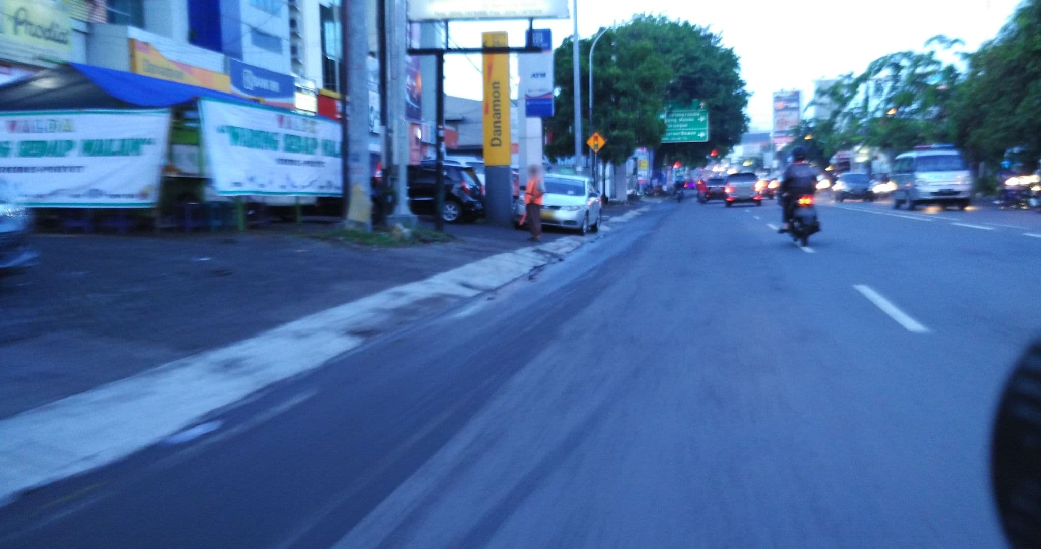 Street view near Hotel Sahid Plasa Semarang, Semarang — © medika (CC BY-SA · Mapillary)