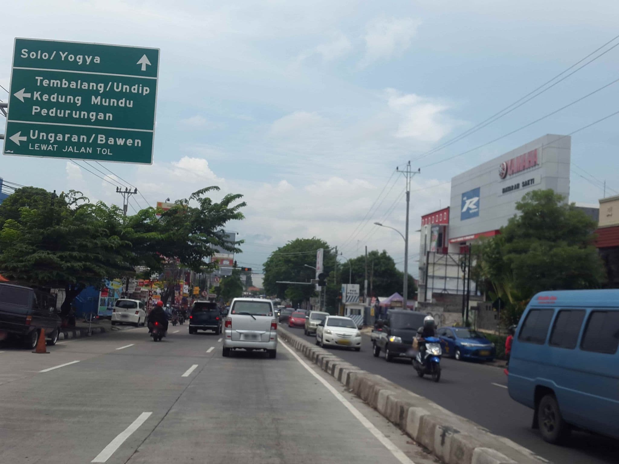 Street view near Hotel Plasa, Semarang — © roadroid (CC BY-SA · Mapillary)