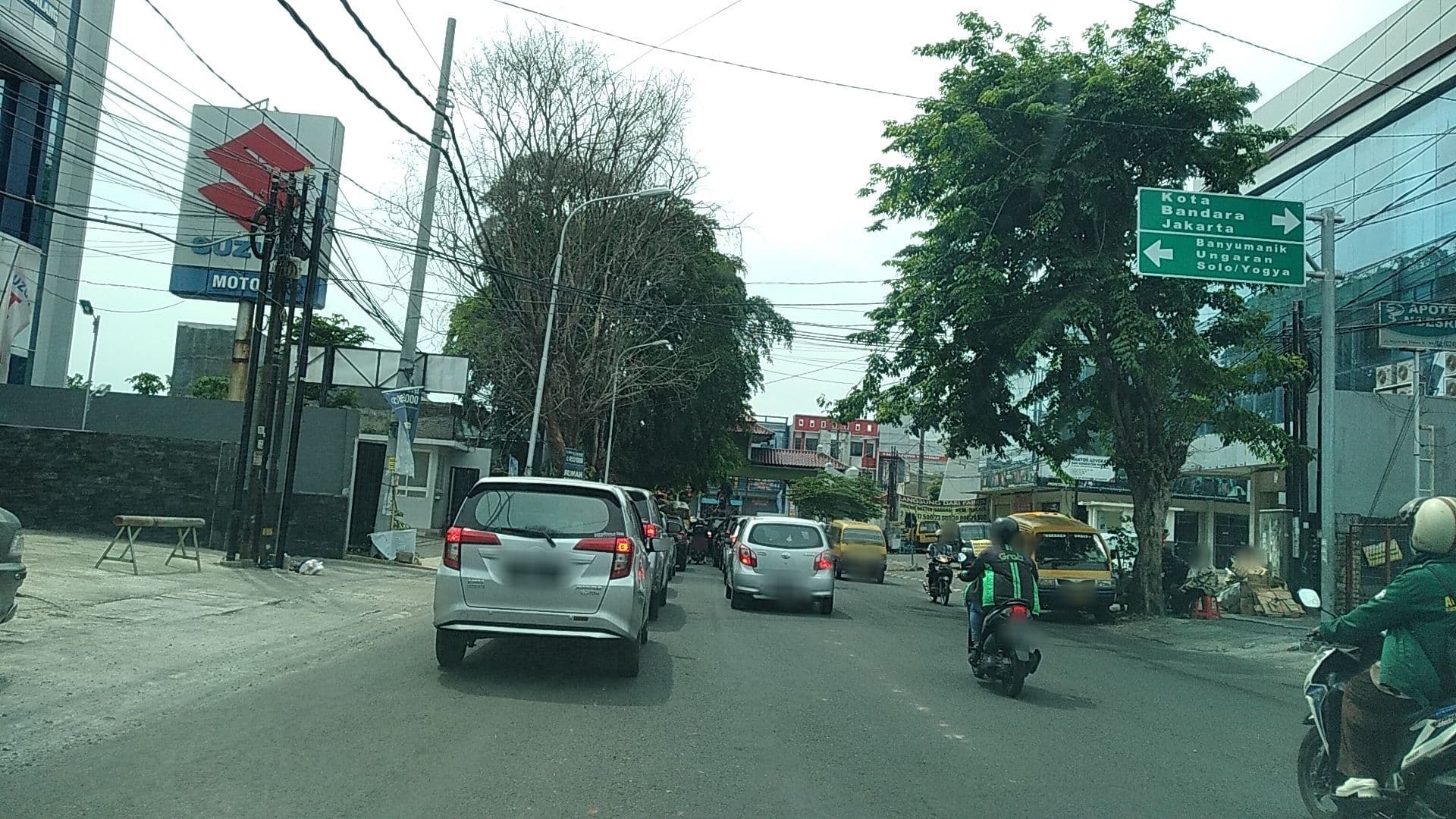Street view near Spa Chantique, Semarang — © roadroid (CC BY-SA · Mapillary)