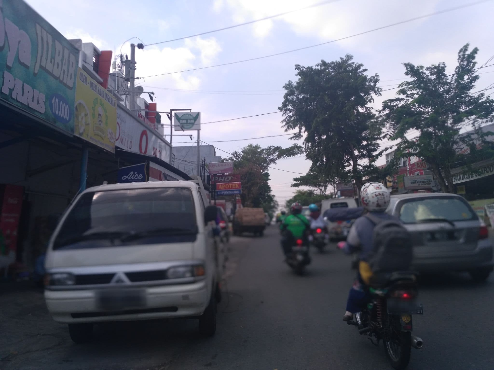Street view near Kost Mazaya, Semarang — © nicolas_samosir (CC BY-SA · Mapillary)
