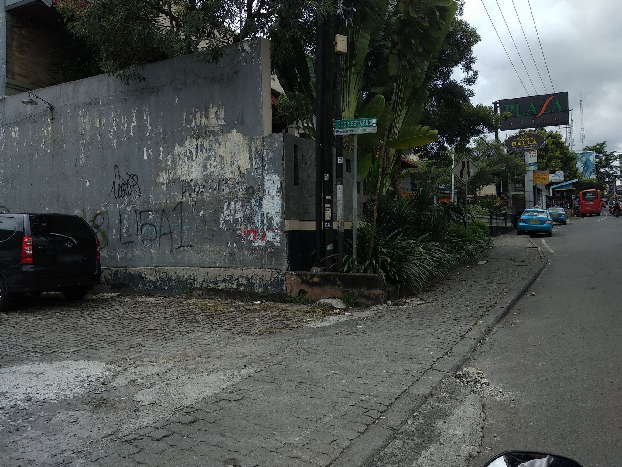 Street view near Sahid Plaza Hotel-room 206, Semarang — © arizalkawamuna (CC BY-SA · Mapillary)