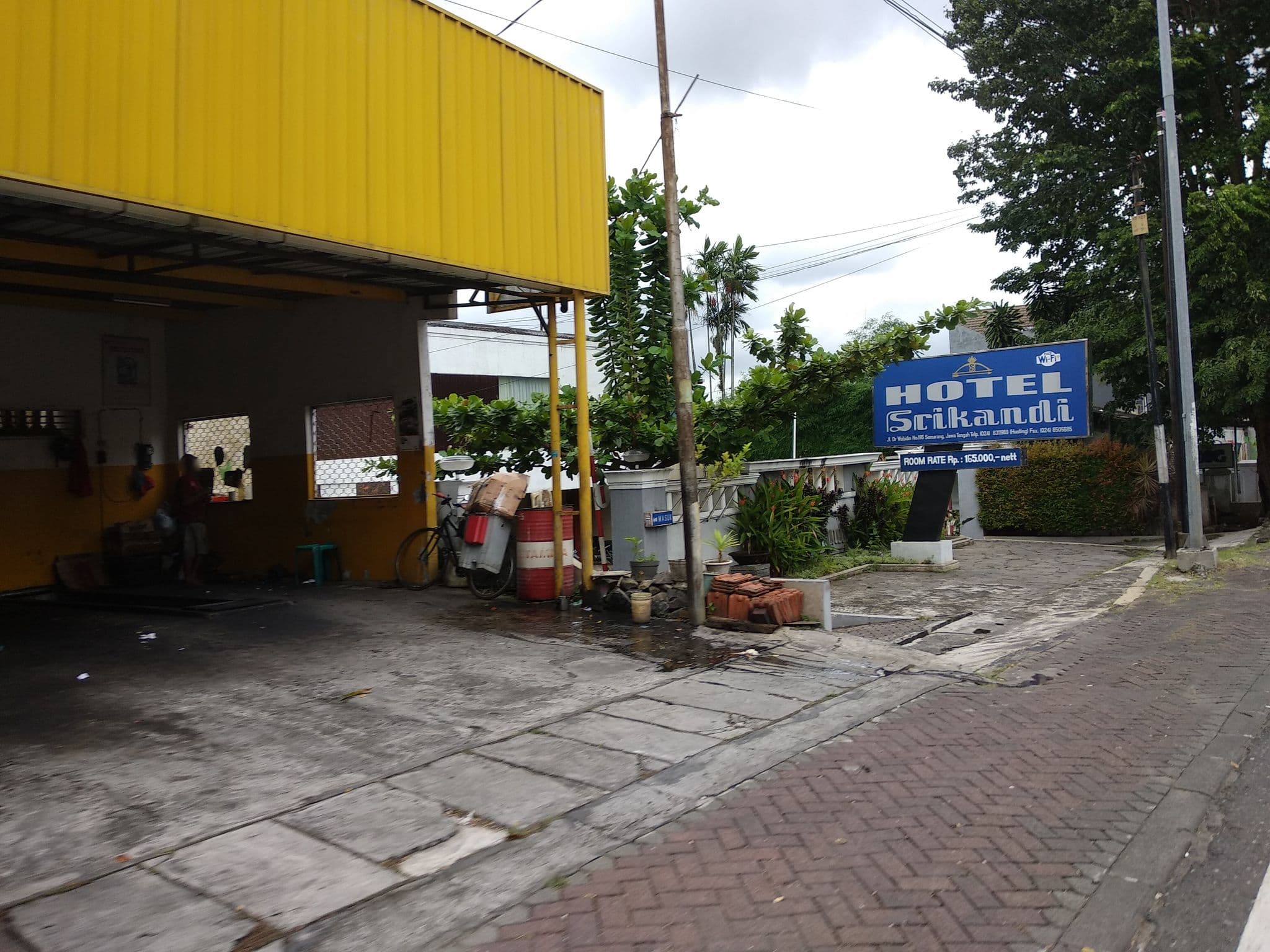 Street view near Hotel Srikandi Semarang, Semarang — © arizalkawamuna (CC BY-SA · Mapillary)