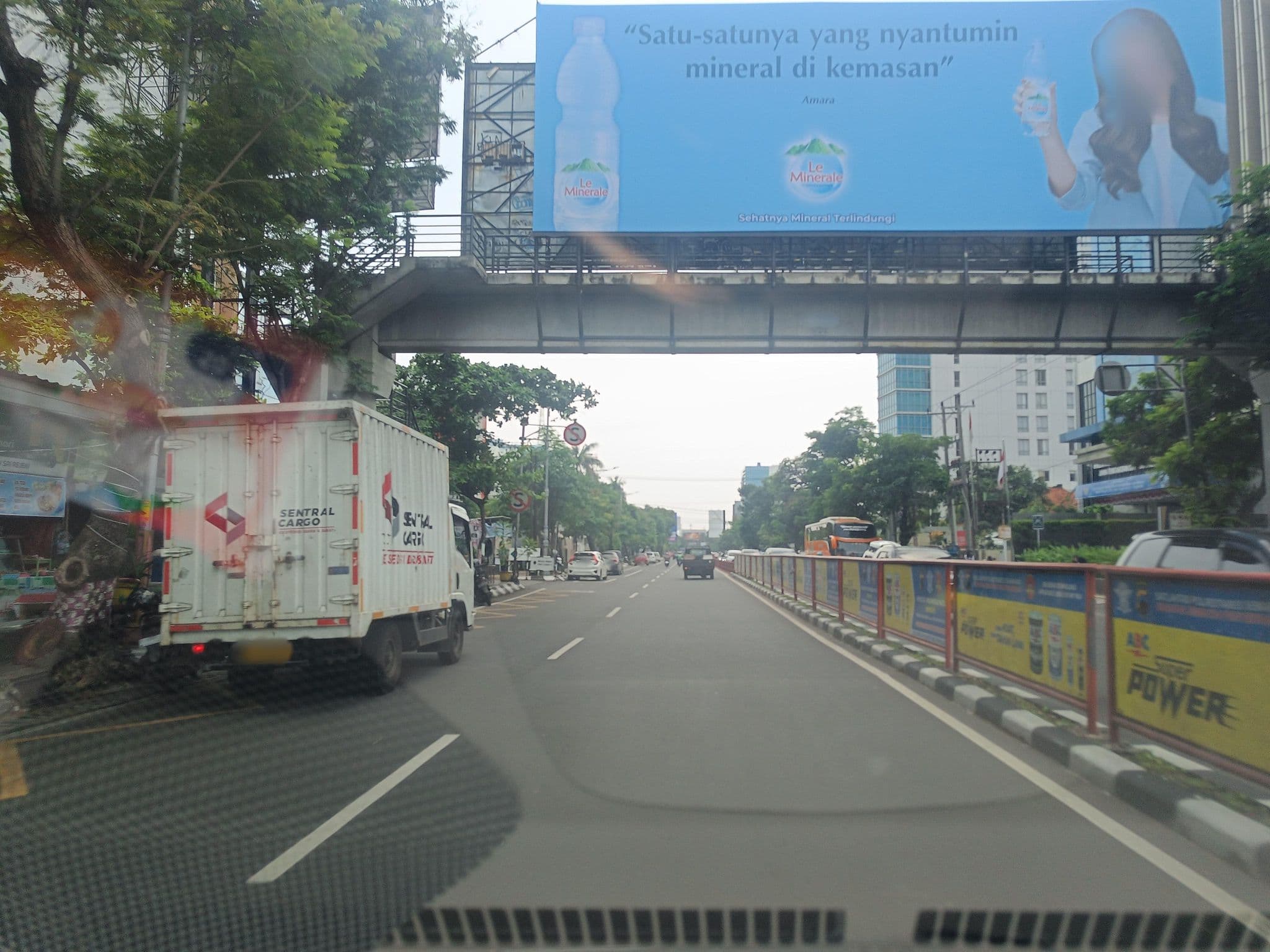 Street view near Anggrek Residence Hotel, Semarang — © hen0ch (CC BY-SA · Mapillary)