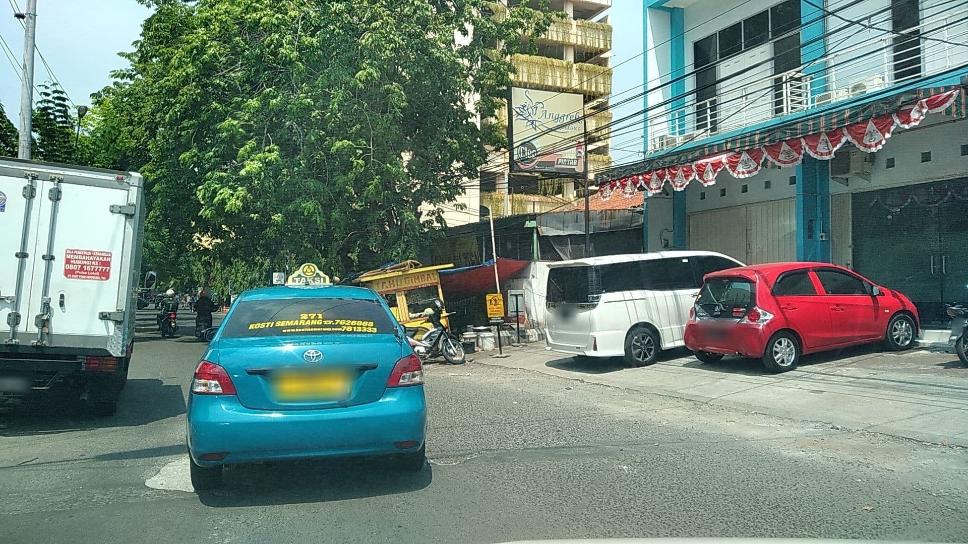 Street view near Swiss-Bellhotel International, Semarang — © roadroid (CC BY-SA · Mapillary)