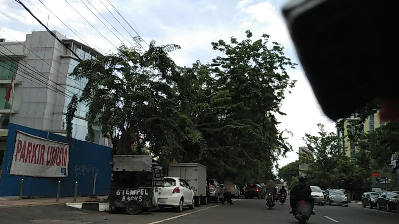 Street view near Airy Pecinan Wahid Hasyim 125 Semarang, Semarang — © medika (CC BY-SA · Mapillary)