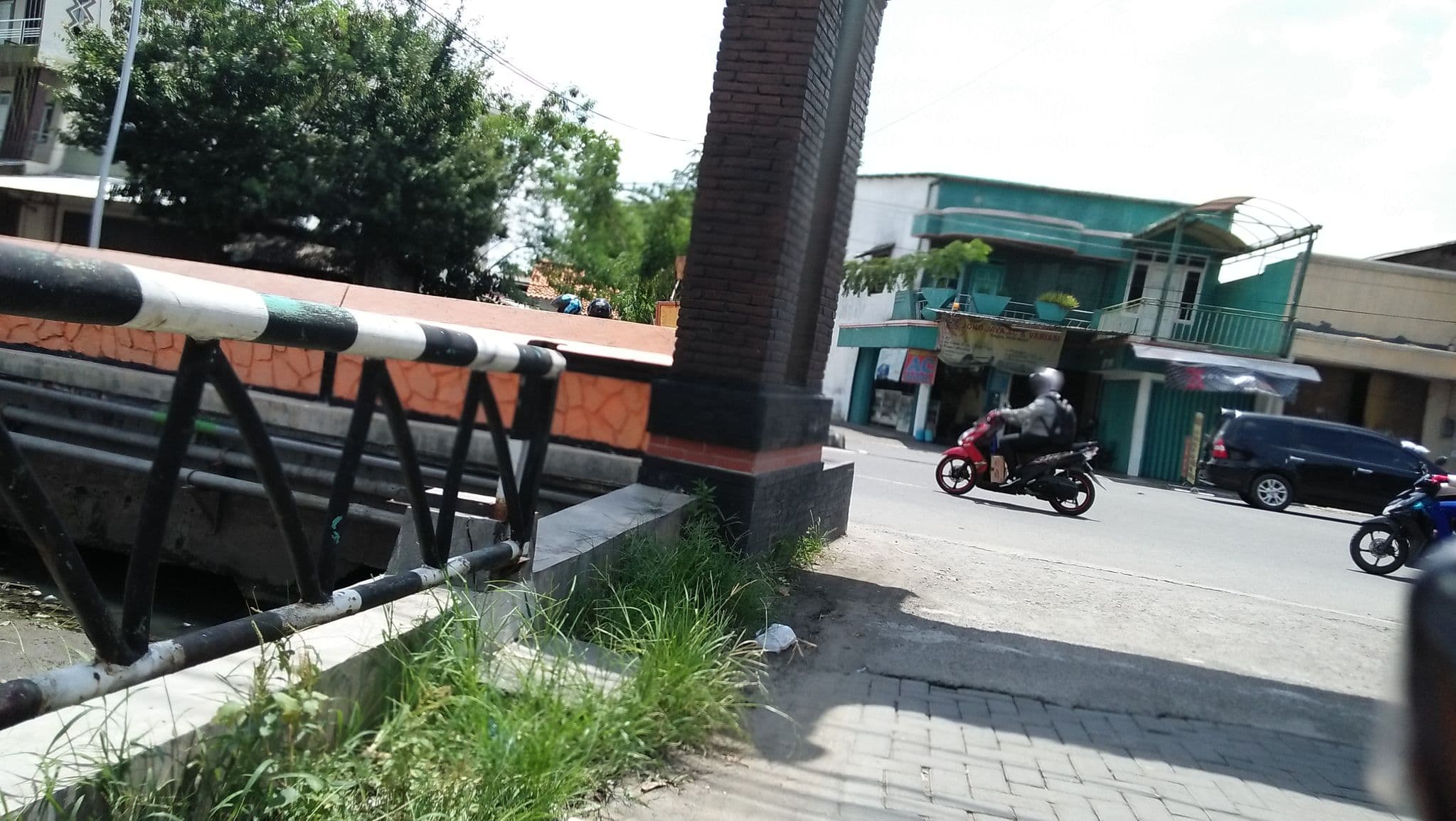 Street view near Puspa House of Beauty, Semarang — © hestiningsih (CC BY-SA · Mapillary)
