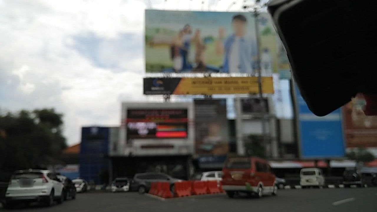 Street view near Horison Gambir Anom, Semarang — © medika (CC BY-SA · Mapillary)