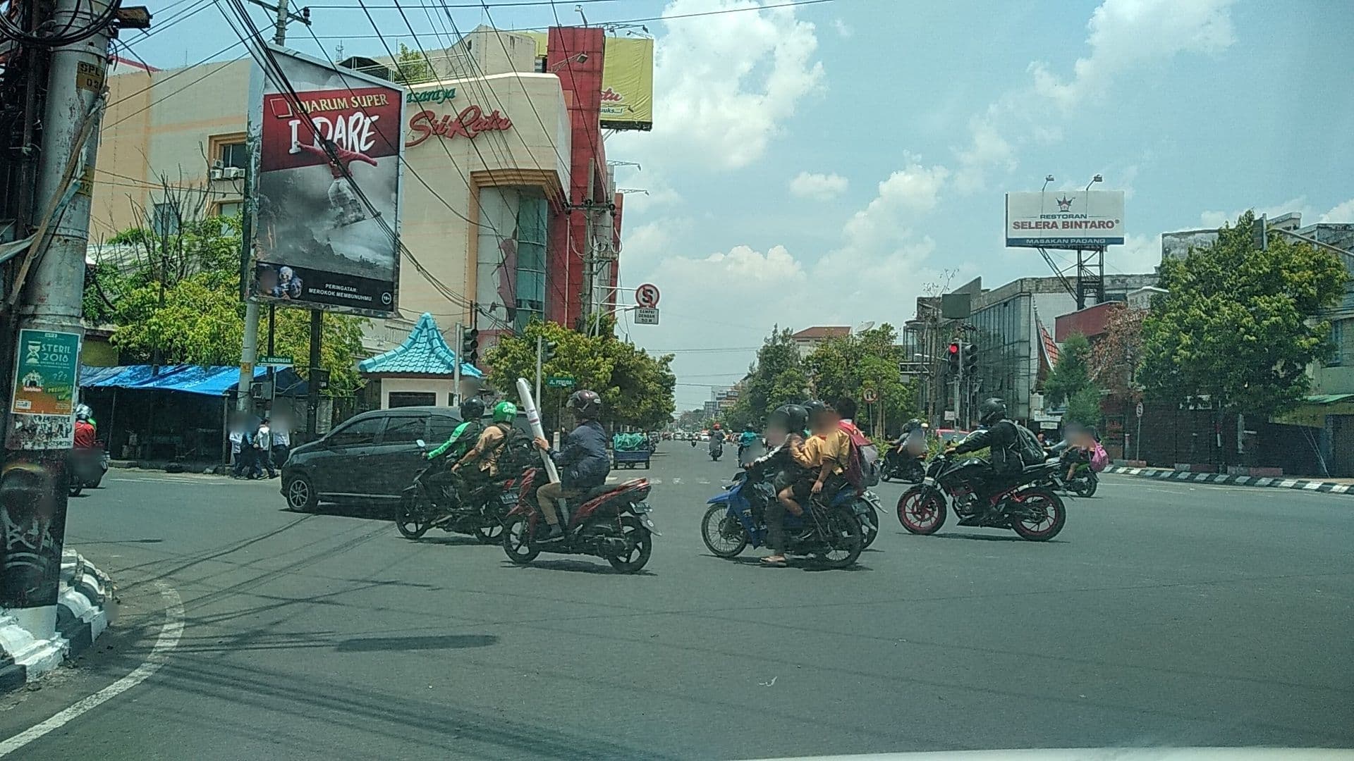Street view near Sam Poo Kong, Semarang — © roadroid (CC BY-SA · Mapillary)