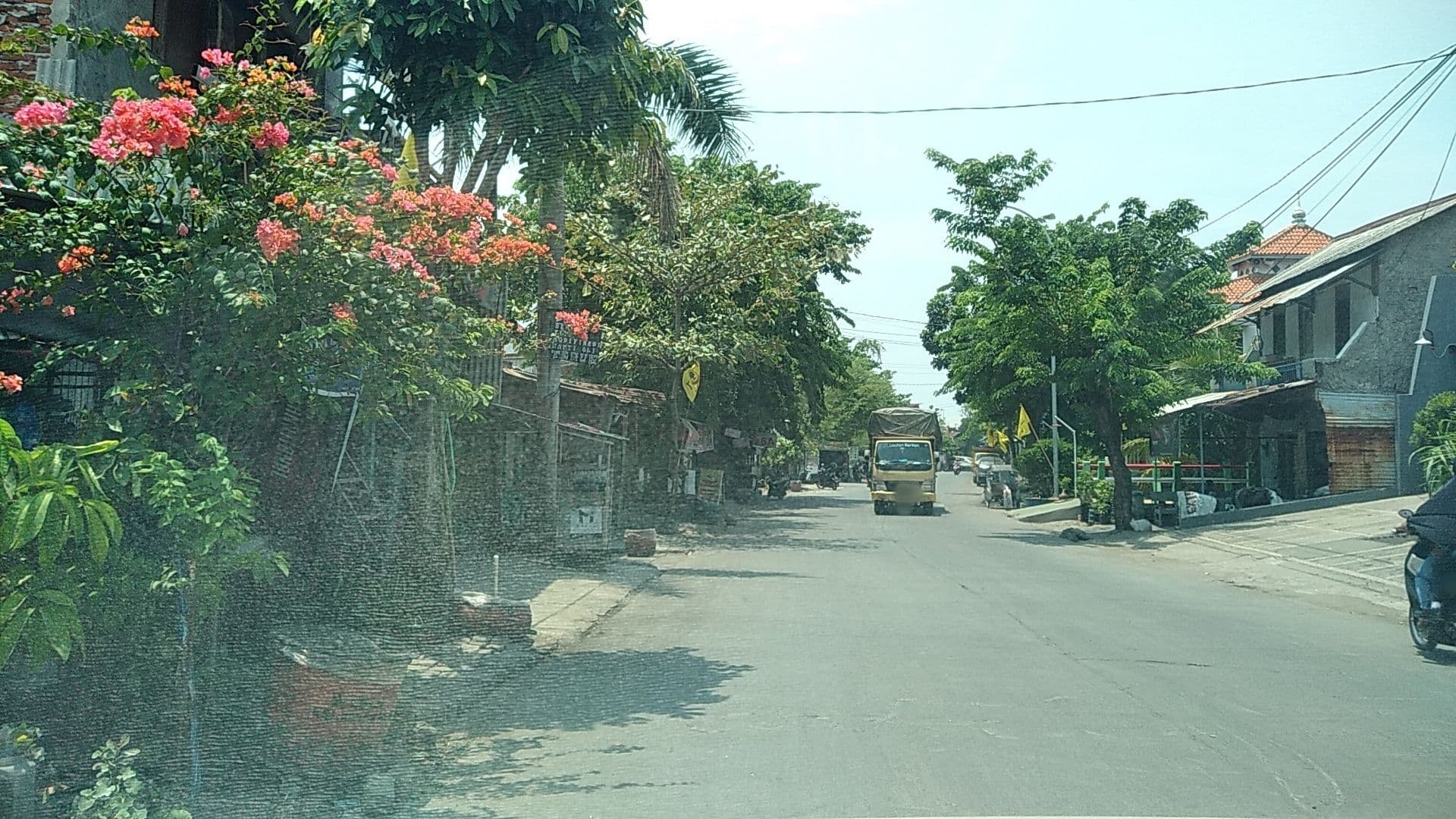 Street view near Wisma PURNAMA Hotel, Semarang — © roadroid (CC BY-SA · Mapillary)