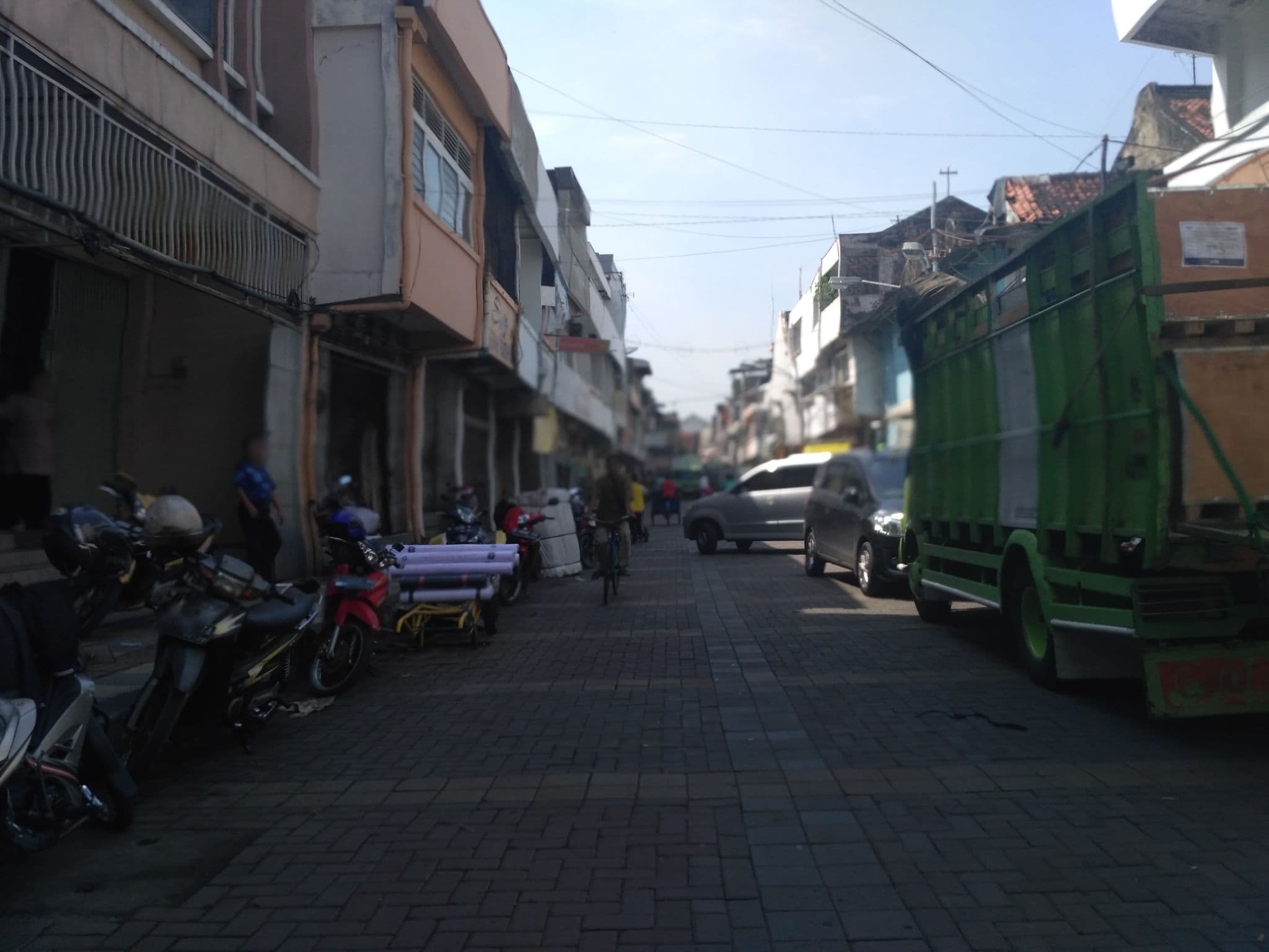 Street view near City One Hotel, Semarang — © nicolas_samosir (CC BY-SA · Mapillary)