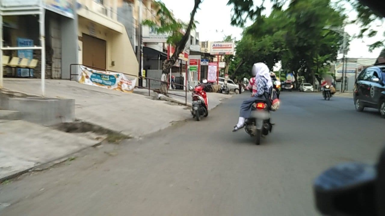 Street view near Hotel Chanti (By Tentrem Management), Semarang — © medika (CC BY-SA · Mapillary)