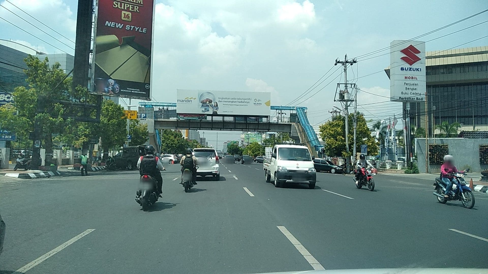 Street view near Whizz Hotel, Semarang — © roadroid (CC BY-SA · Mapillary)