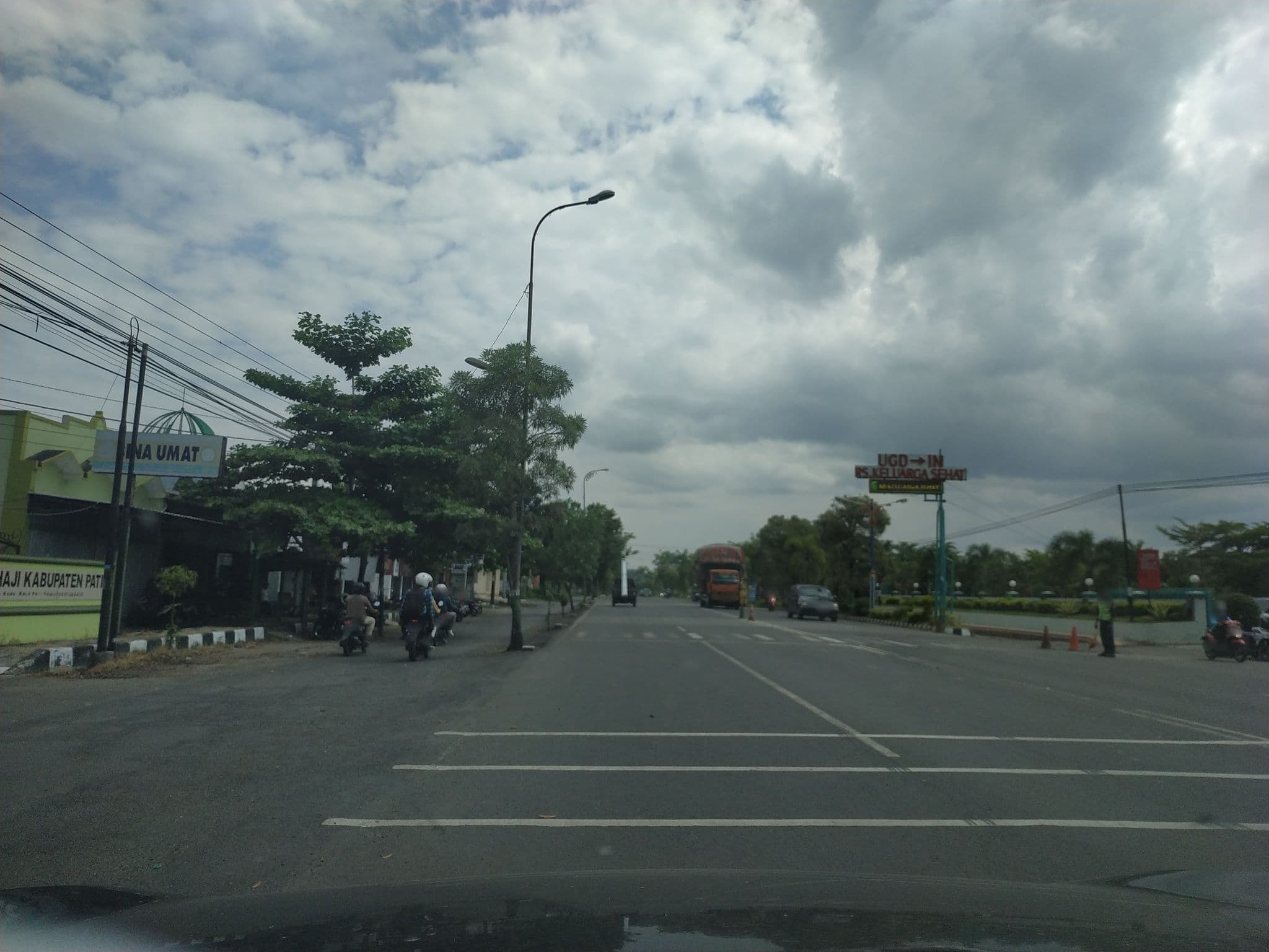 Street view near Hotel Mega Bintang Cepu, Pati — © akrimullag (CC BY-SA · Mapillary)