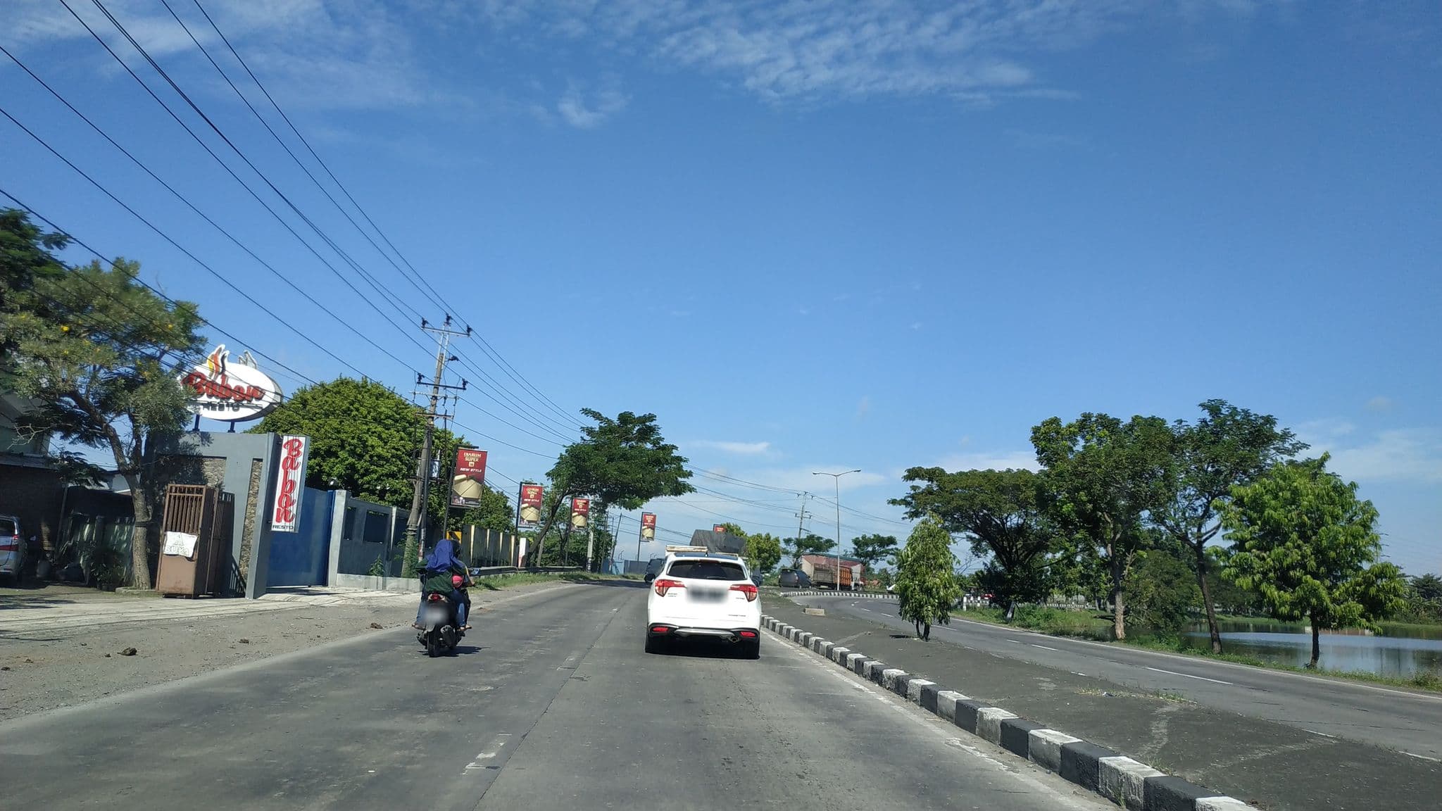Street view near Artha Hotel, Kudus — © akrimullag (CC BY-SA · Mapillary)