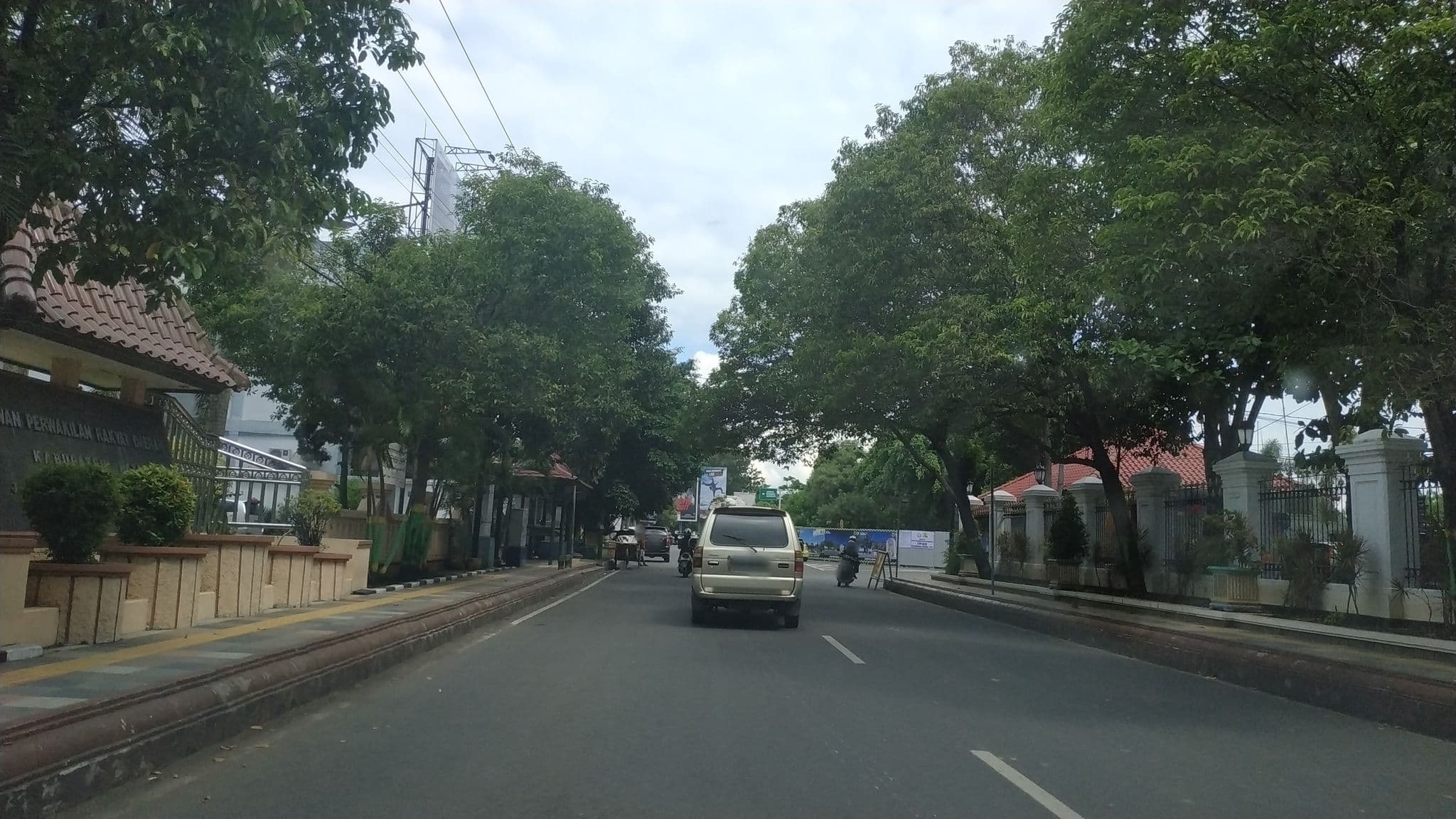 Street view near Hotek whiz, Pati — © akrimullag (CC BY-SA · Mapillary)