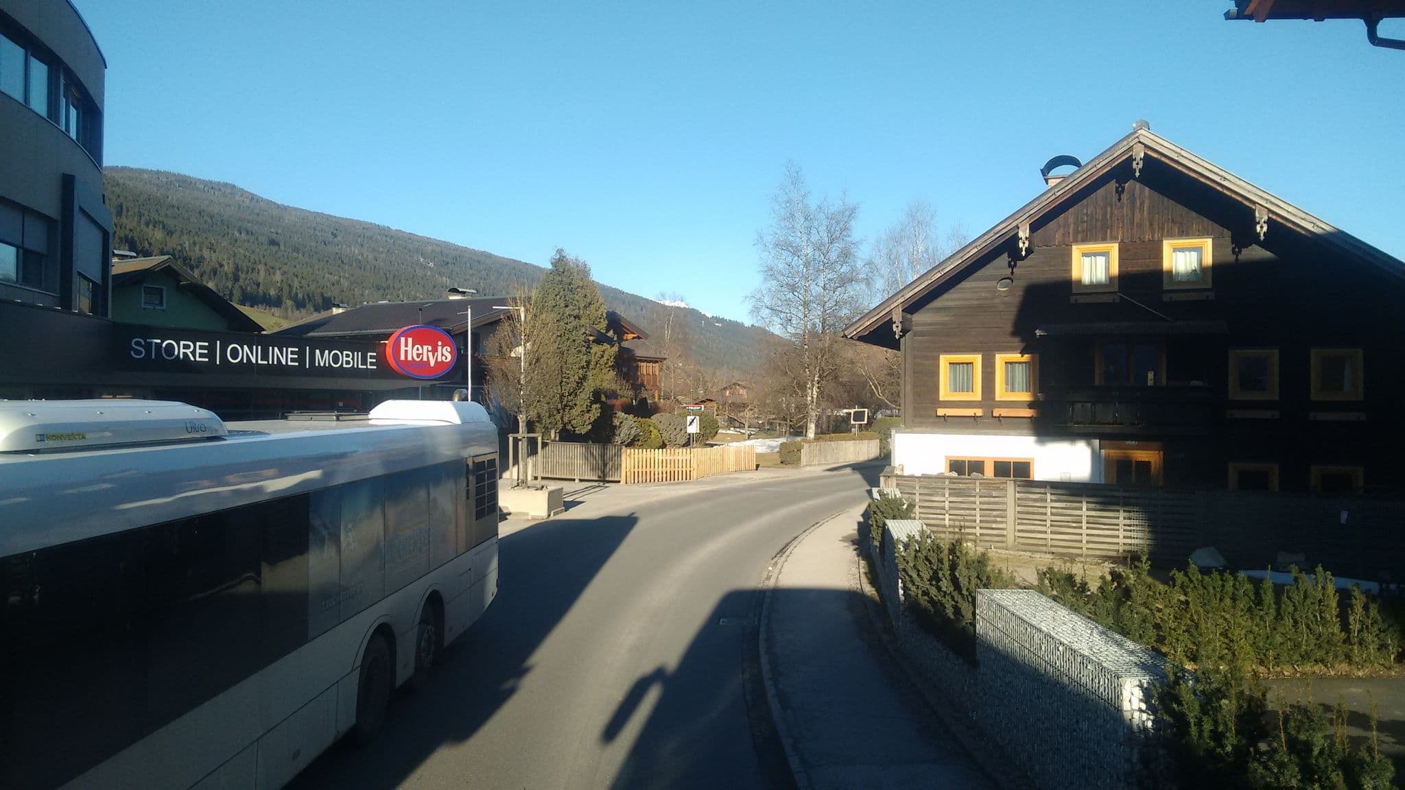 Street view near das Burghard, Altenmarkt im Pongau — © gzin (CC BY-SA · Mapillary)