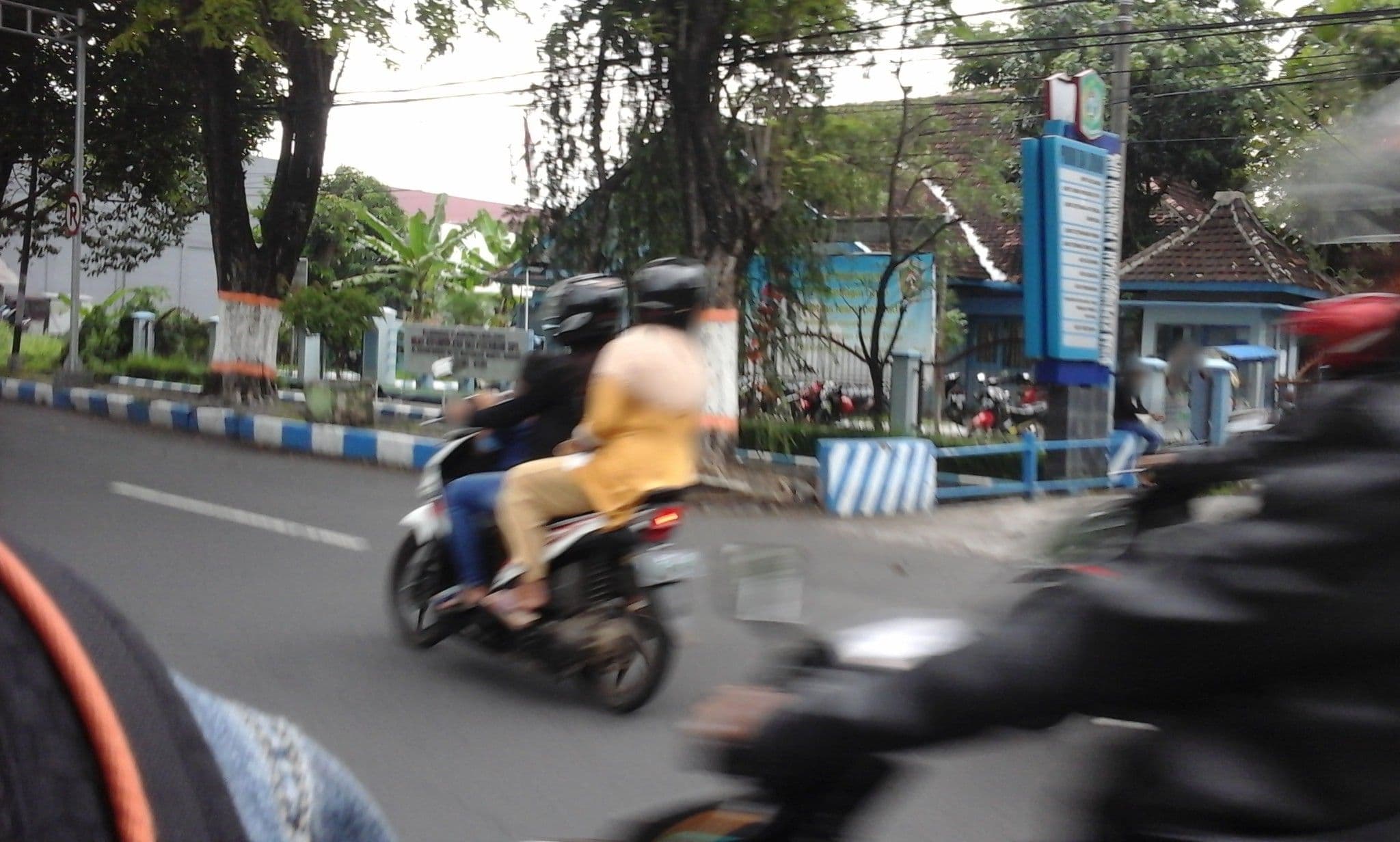 Street view near Hotel Lumajang, Lumajang — © arizalkawamuna (CC BY-SA · Mapillary)