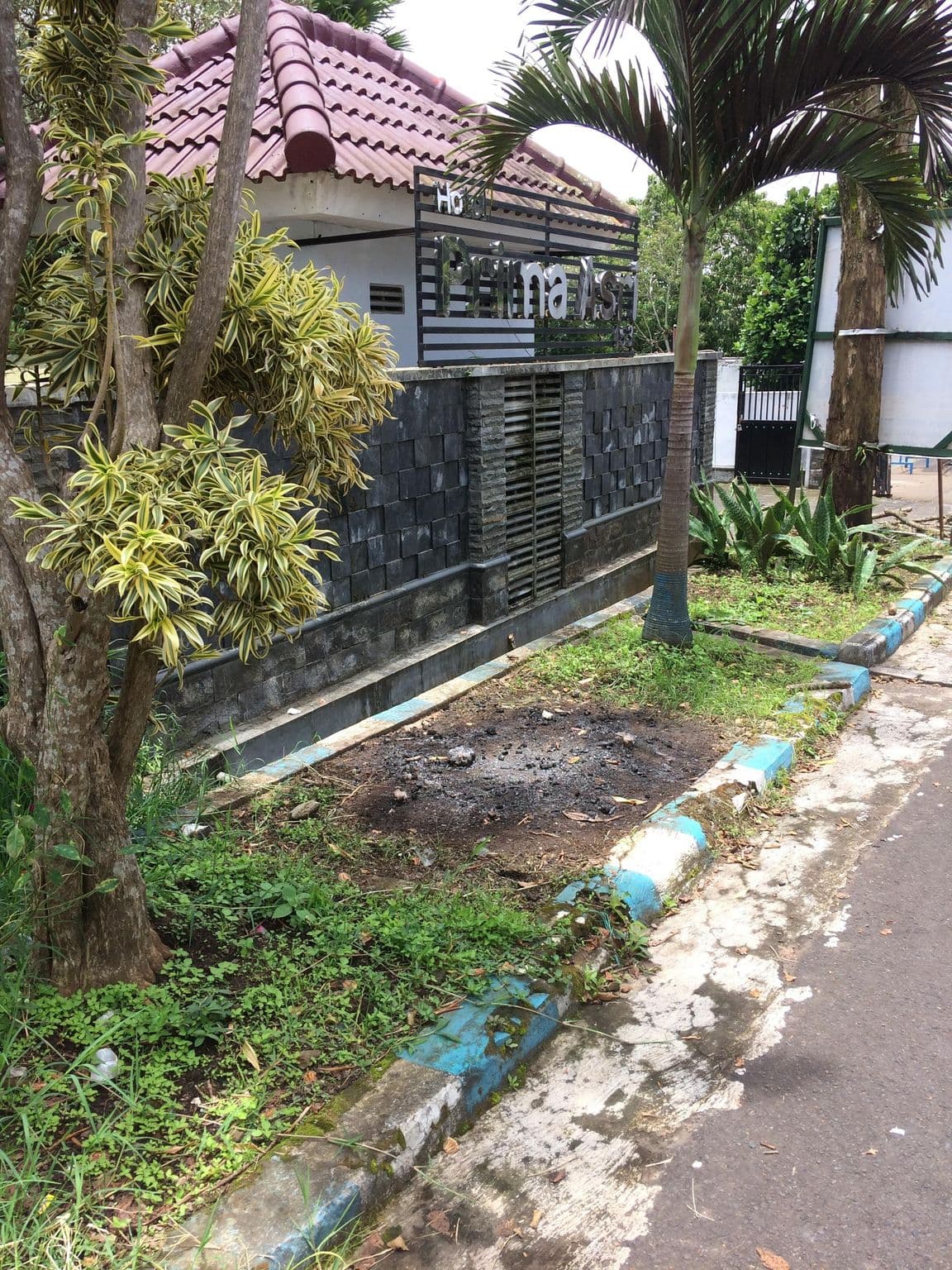 Street view near KLUB BUNGA RESORT (Kusuma Agrowisata Hotel), Batu — © maphunter_id (CC BY-SA · Mapillary)