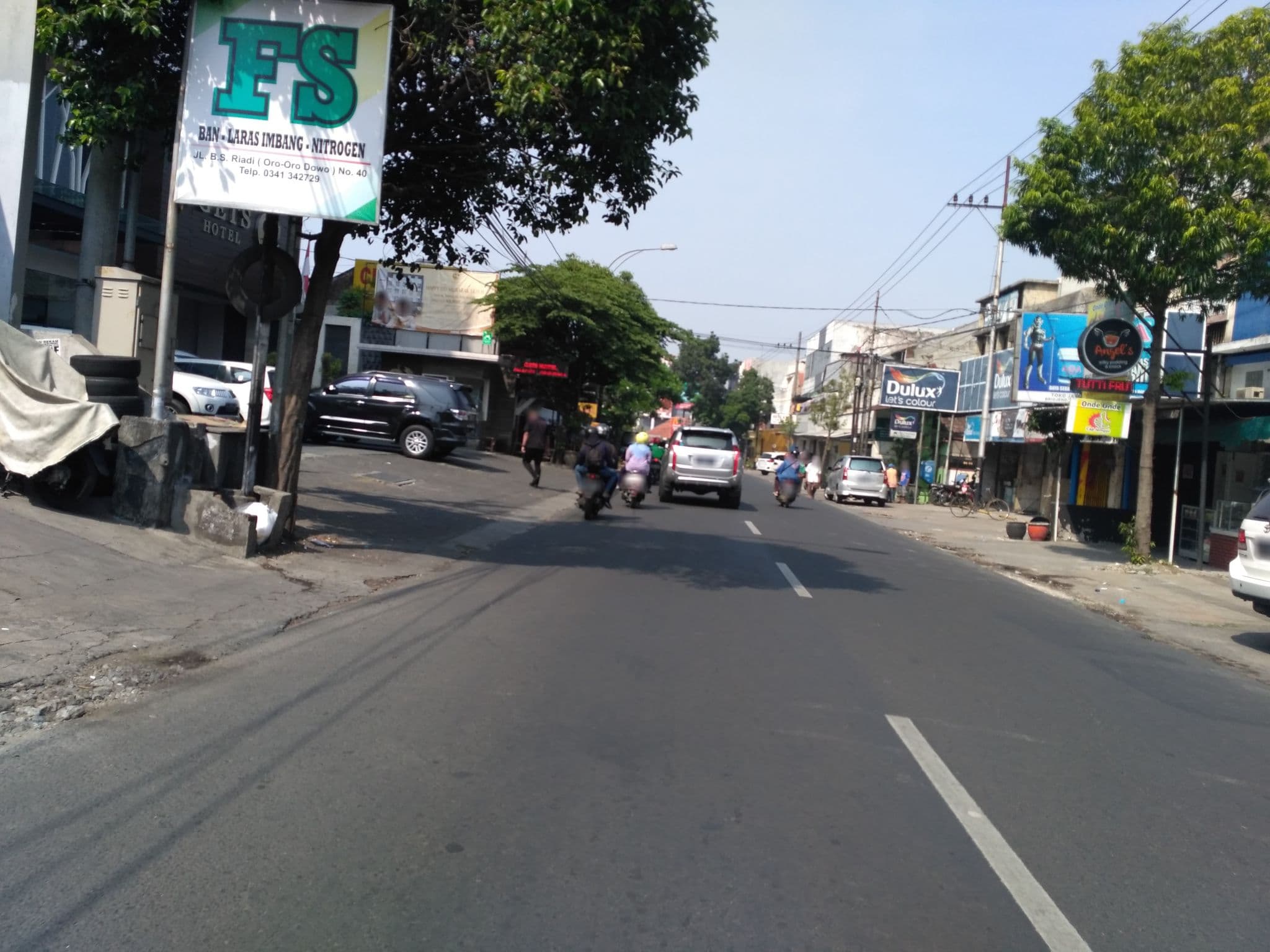 Street view near Hotel Gets, Malang — © adi_sucipto (CC BY-SA · Mapillary)