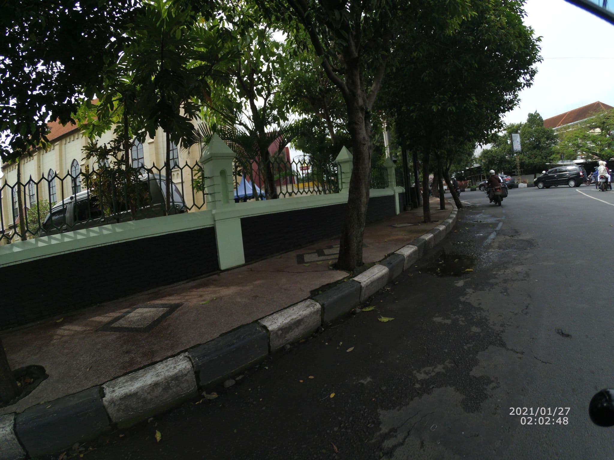 Street view near Woodlot Hostel, Malang — © maphunter_id (CC BY-SA · Mapillary)