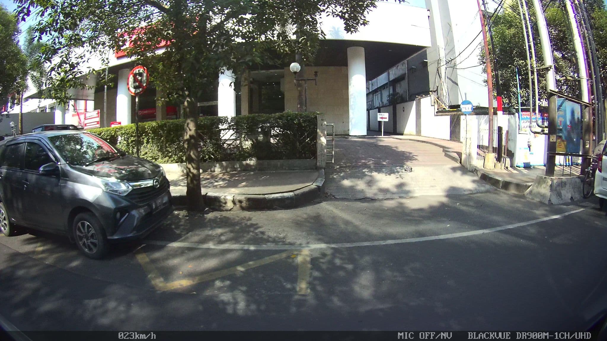 Street view near Santika Premiere Hotel Santika, Malang — © kaart_2 (CC BY-SA · Mapillary)