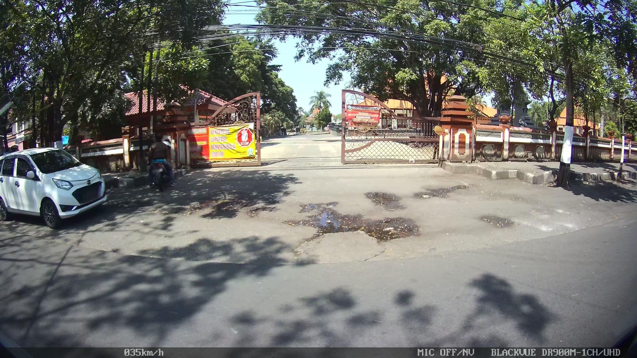 Street view near Songgoriti Hotel, Malang — © kaart_2 (CC BY-SA · Mapillary)